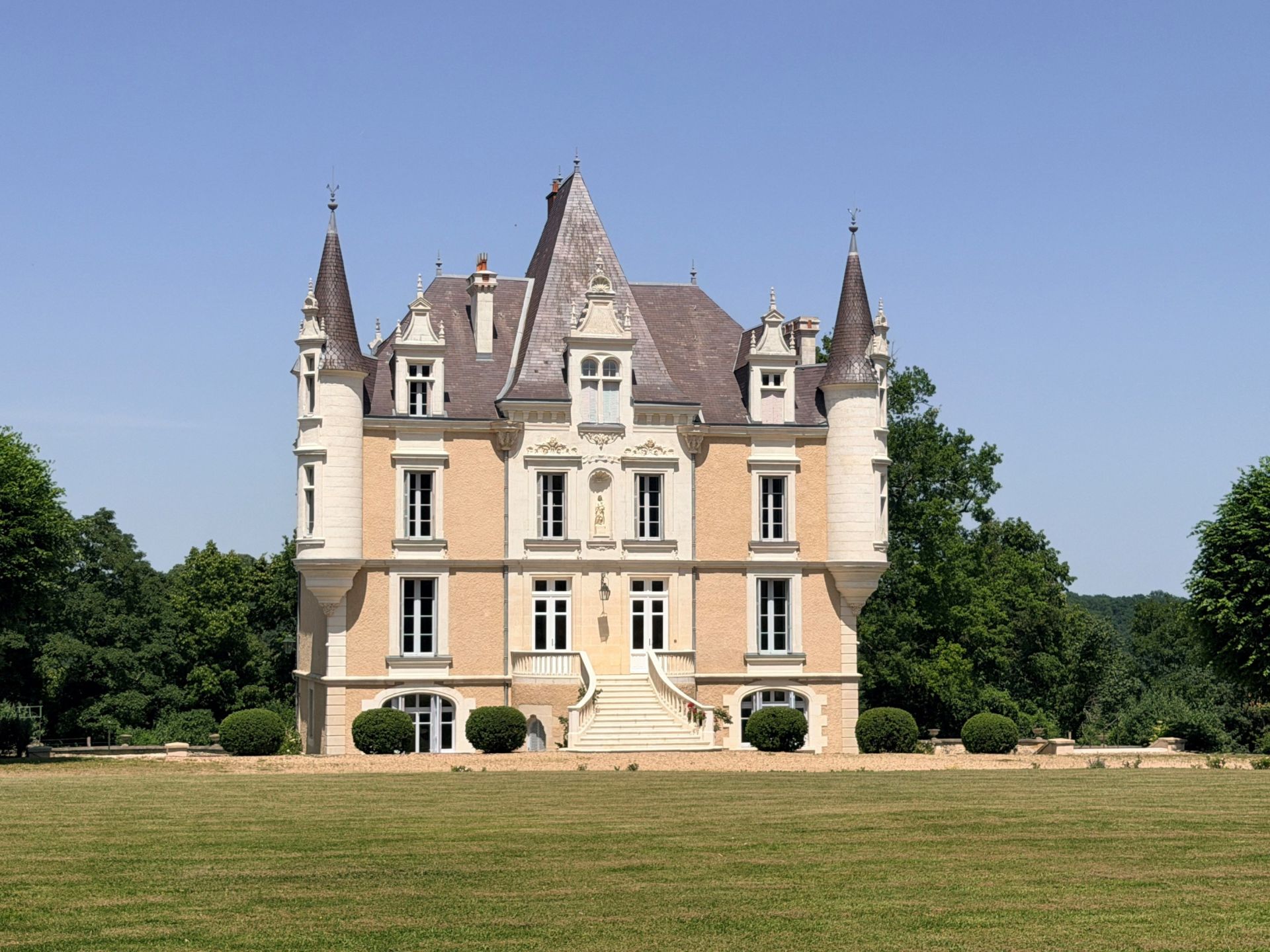château 15 pièces en vente à POITIERS (86000)