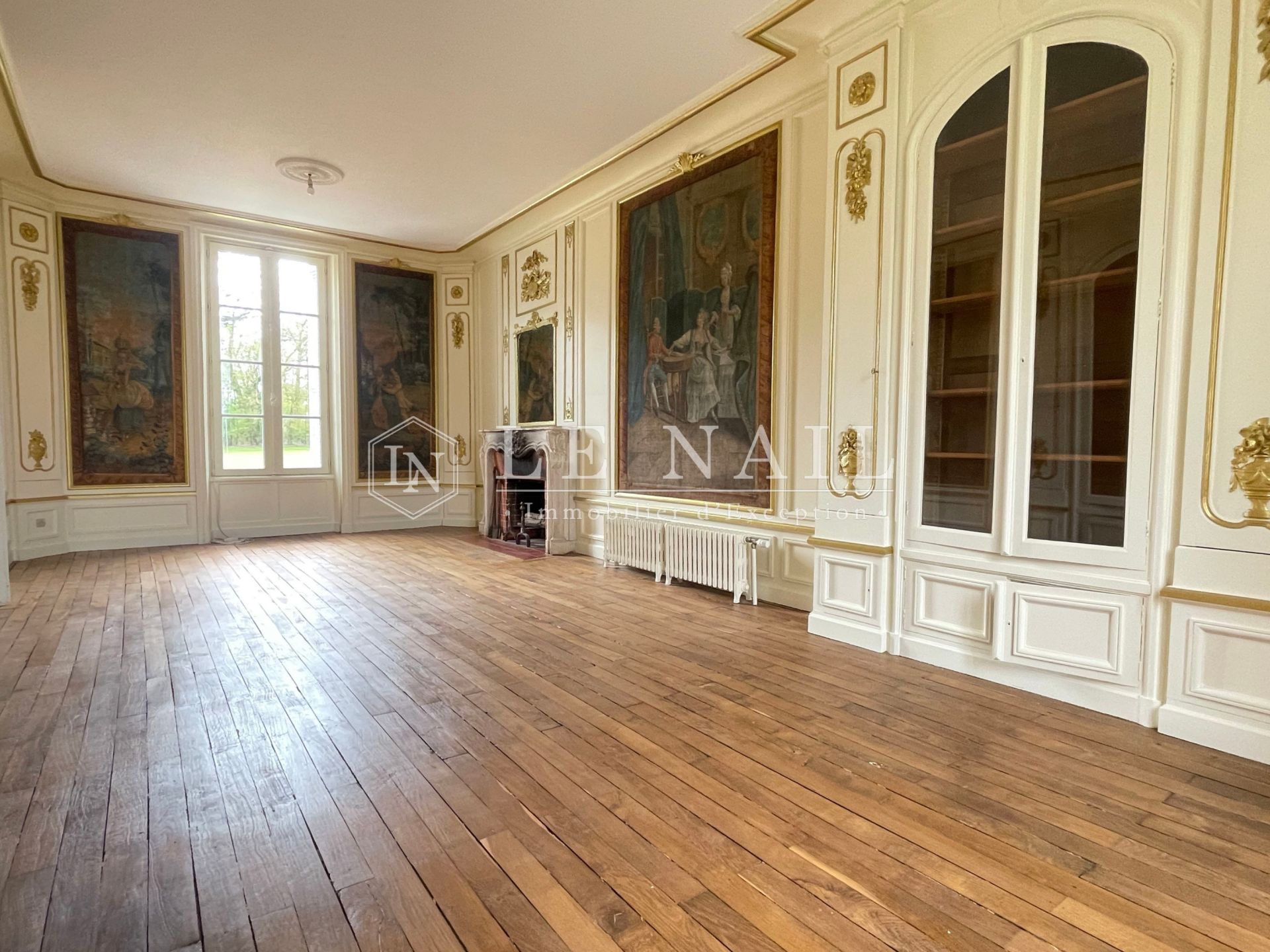 castle 15 rooms for sale on POITIERS (86000)