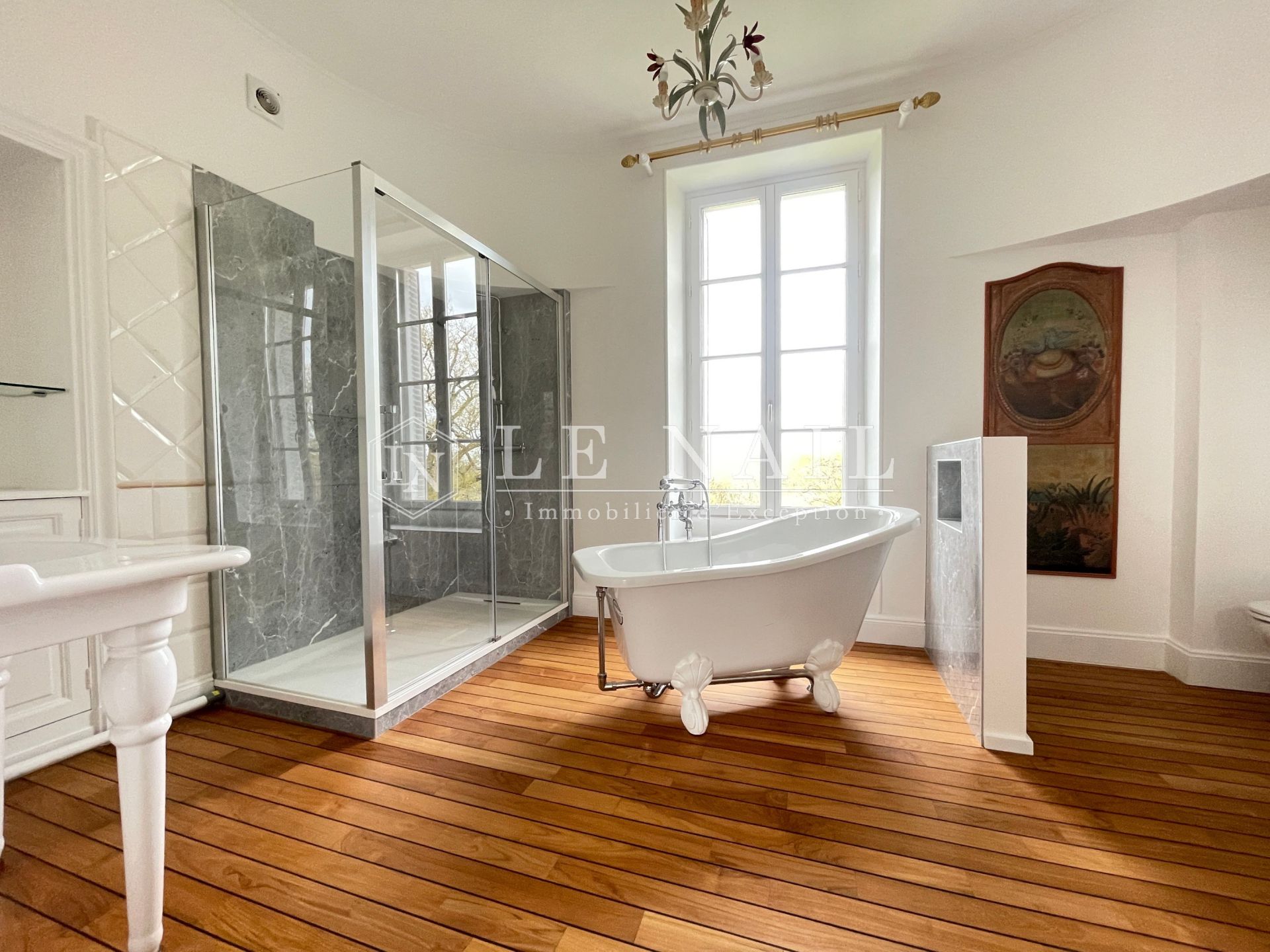 castle 15 rooms for sale on POITIERS (86000)