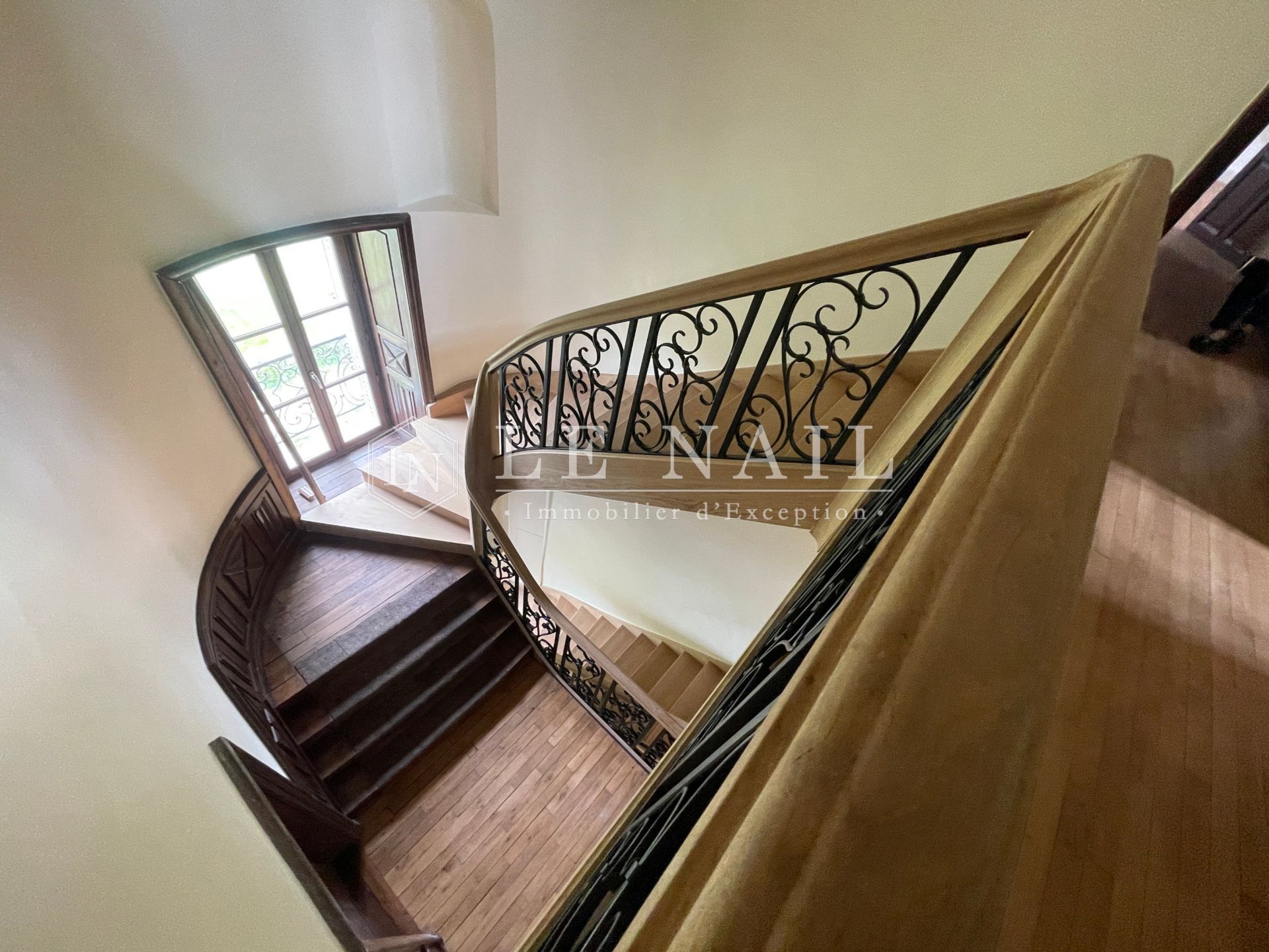 castle 15 rooms for sale on POITIERS (86000)