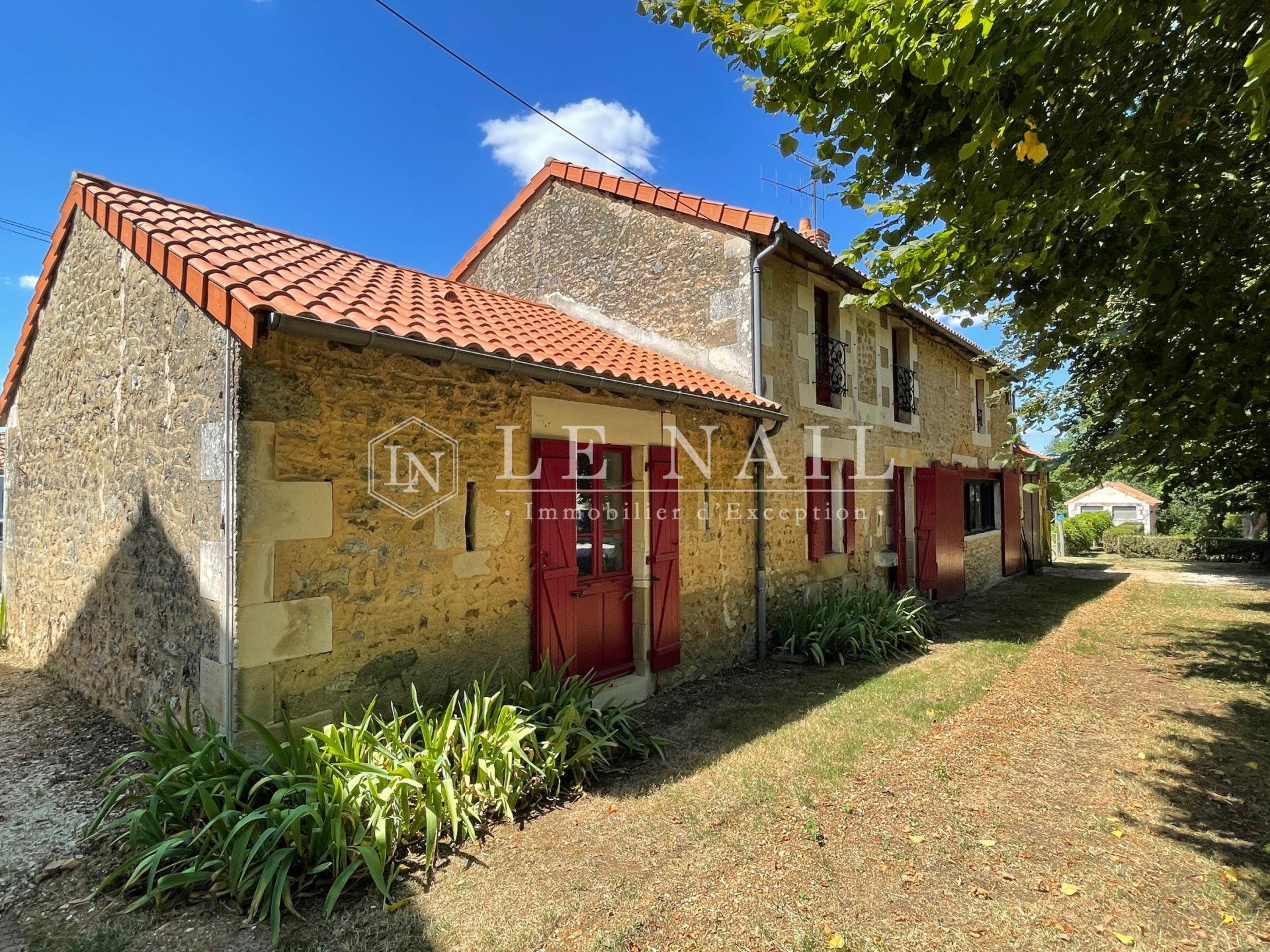 château 15 pièces en vente à POITIERS (86000)