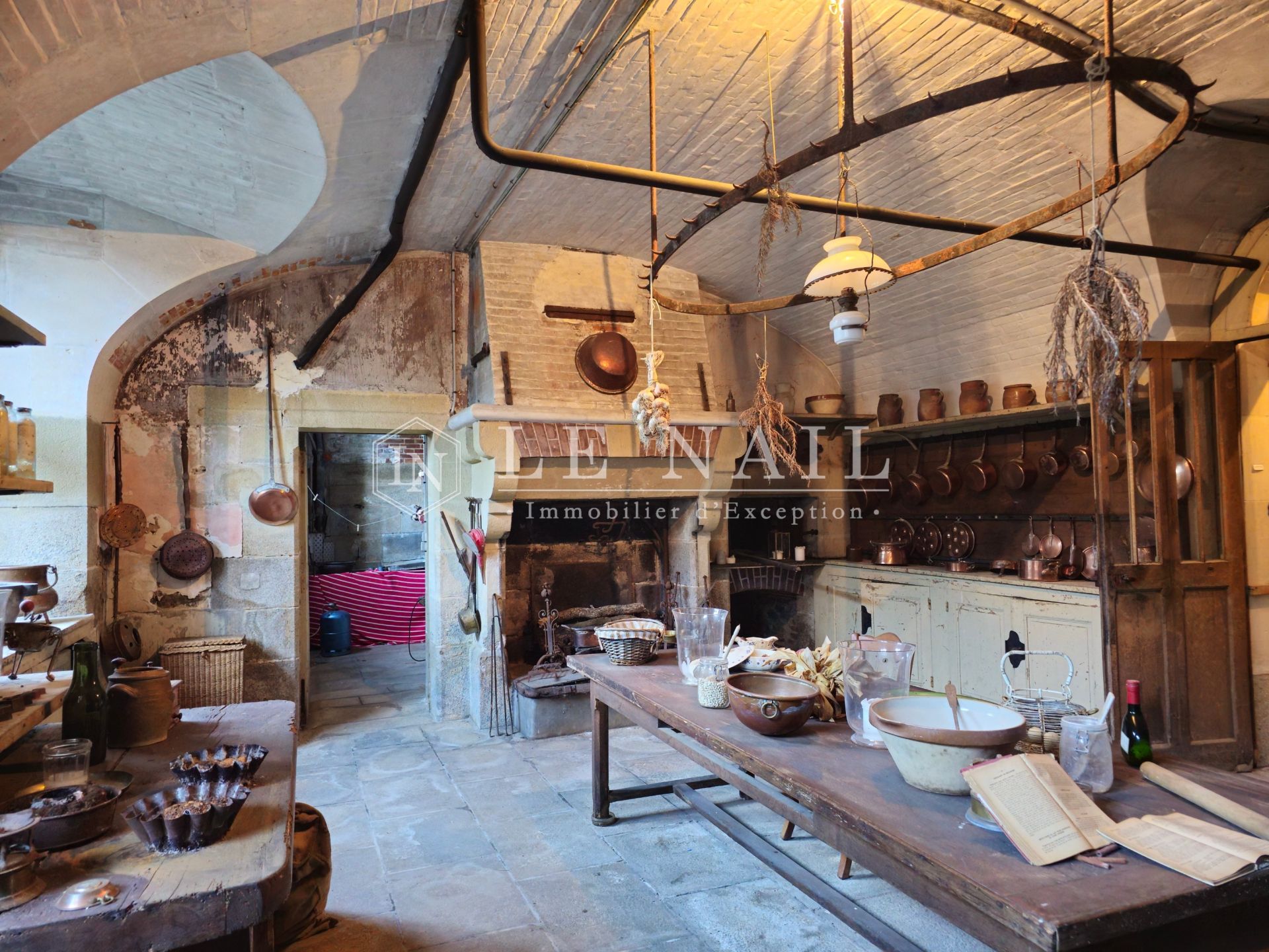 castle 30 rooms for sale on ANGERS (49000)