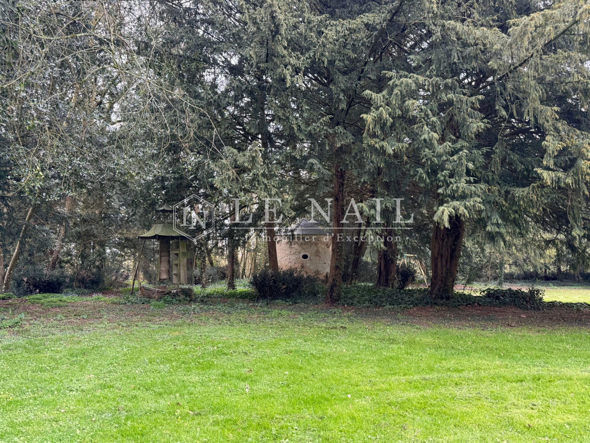 maison de maître 13 pièces en vente à CHATEAU GONTIER (53200)