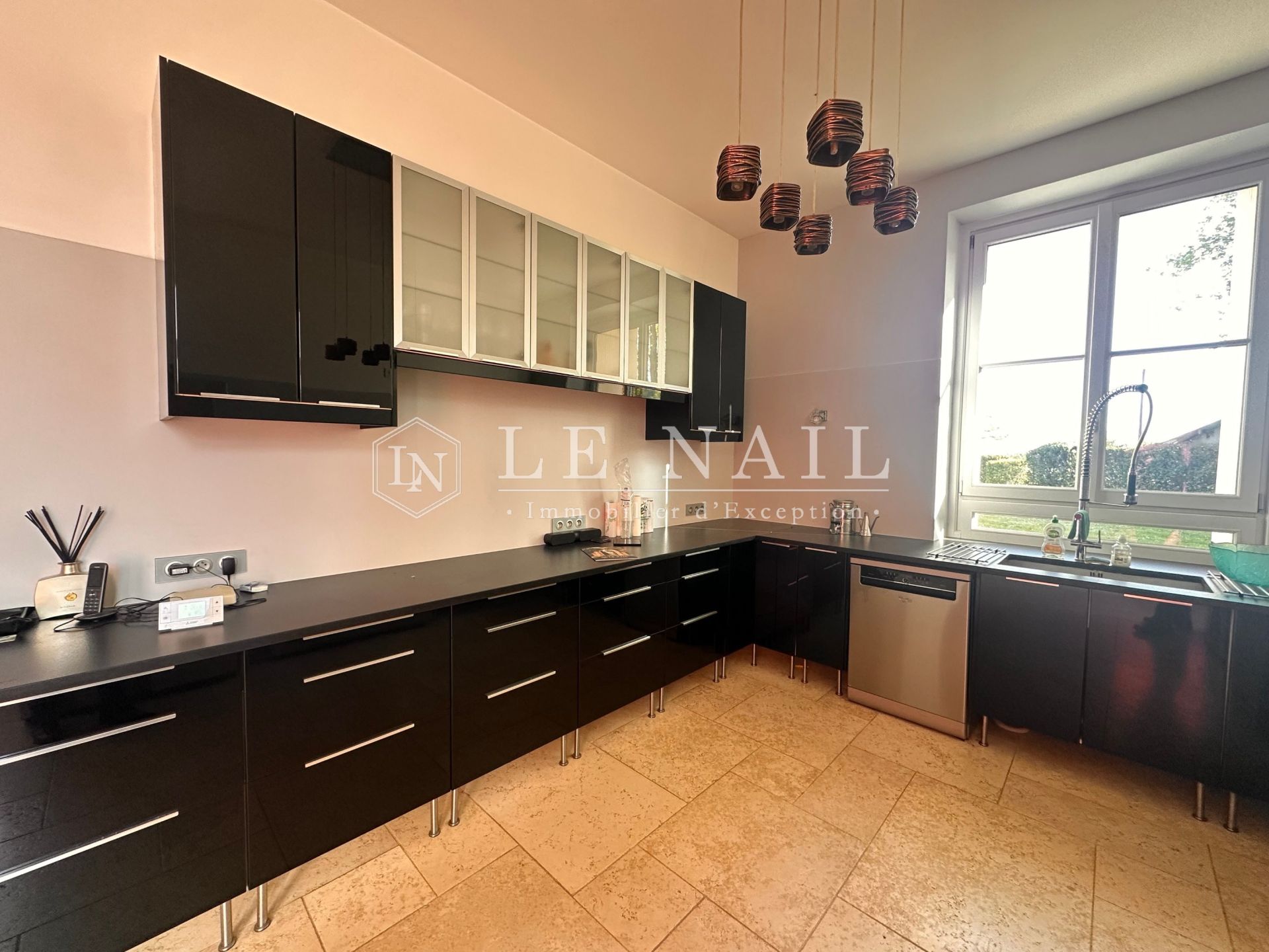 château 12 pièces en vente à FROSSAY (44320)