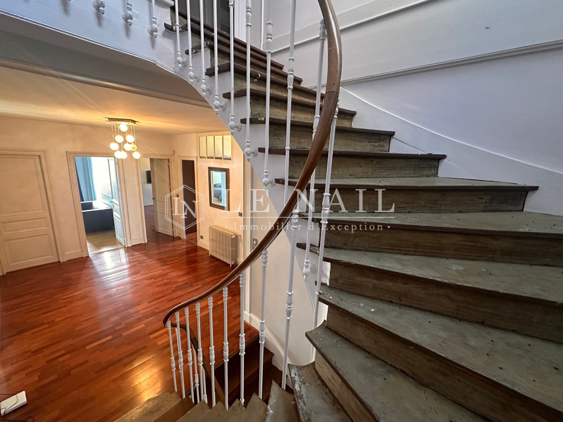 château 12 pièces en vente à FROSSAY (44320)