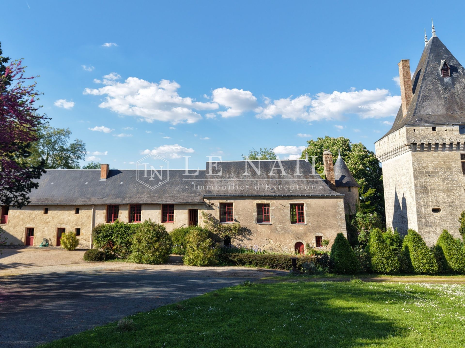 castle 9 rooms for sale on ANGERS (49100)