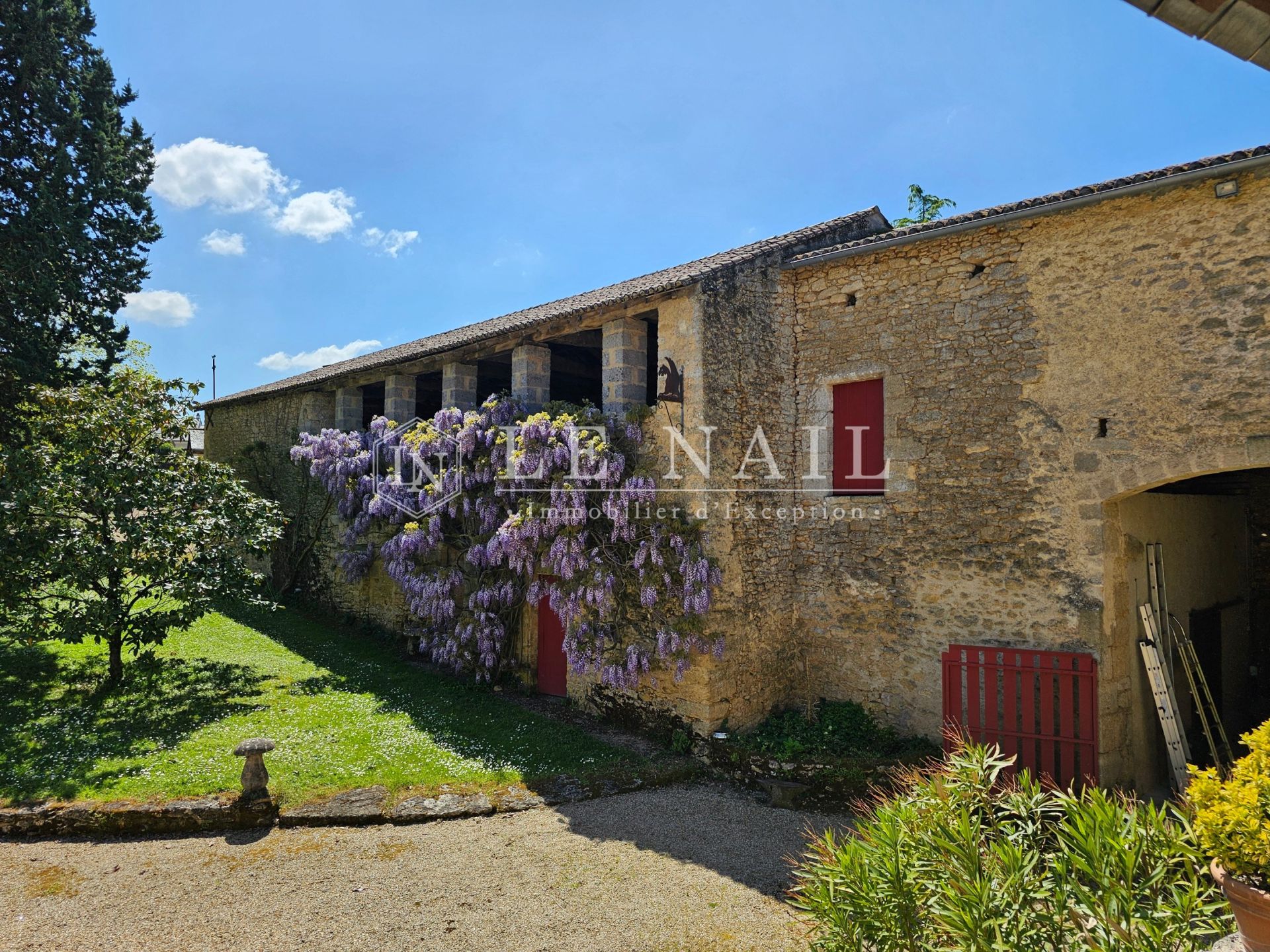 castle 9 rooms for sale on ANGERS (49100)