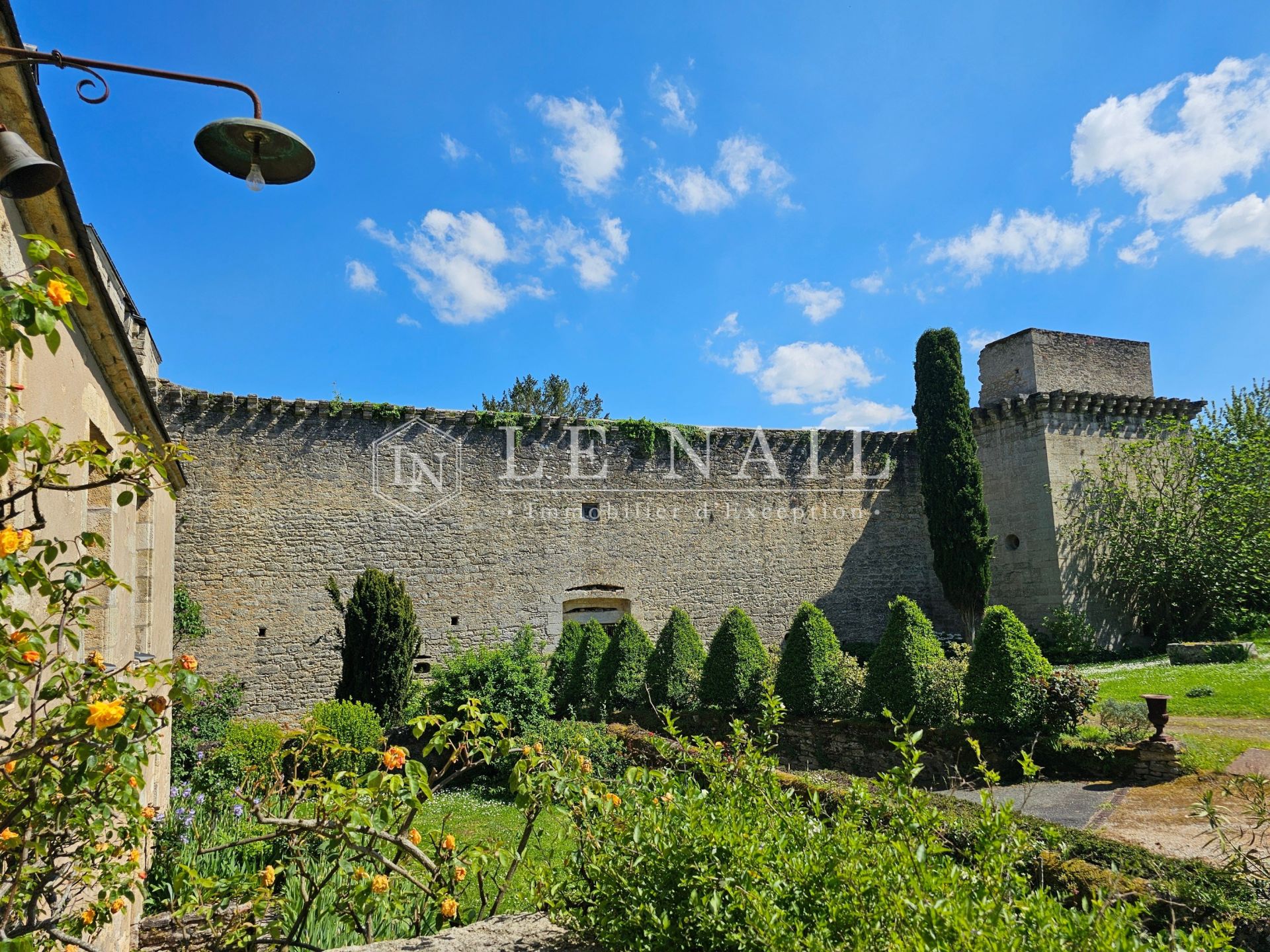 castle 9 rooms for sale on ANGERS (49100)