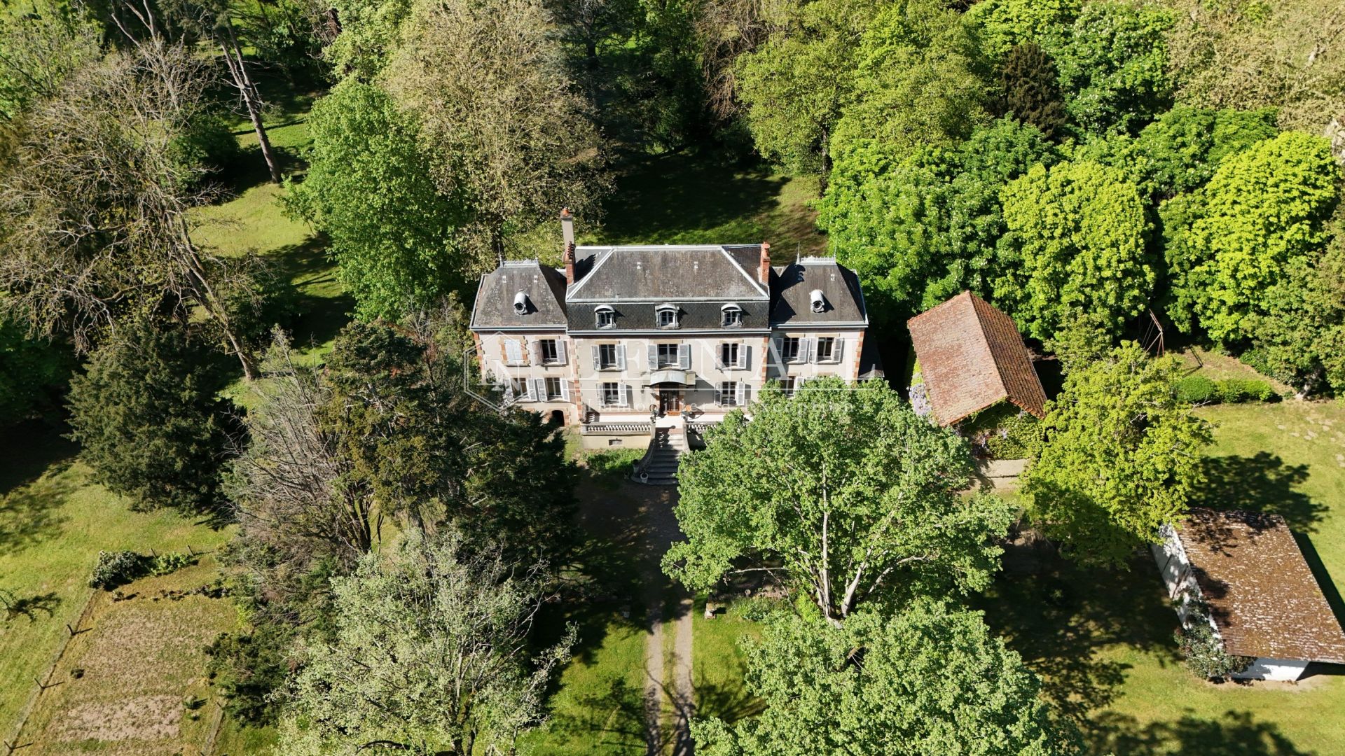 maison de maître 12 pièces en vente à MOULINS (03000)