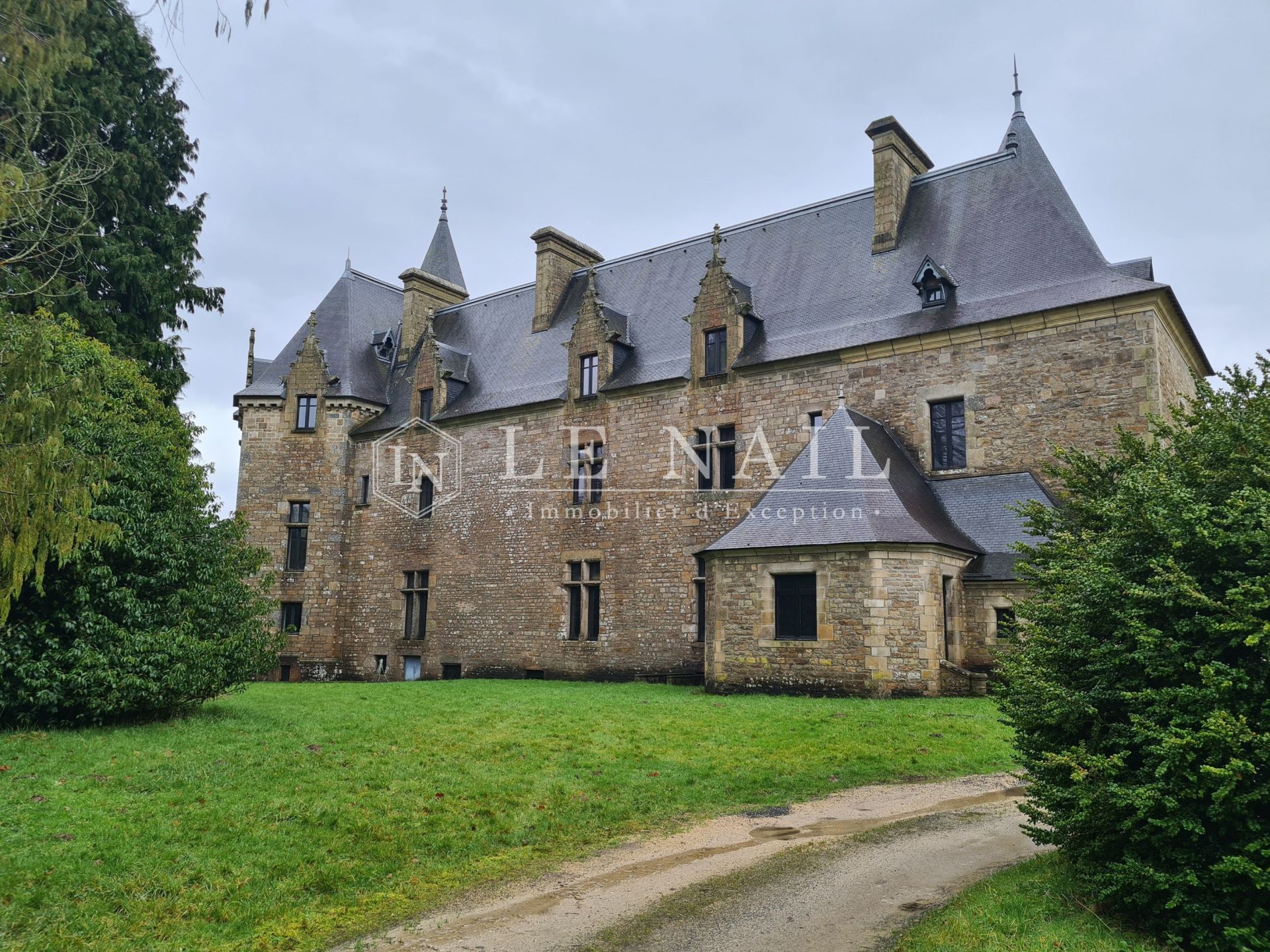 castle 24 rooms for sale on ST BRIEUC (22000)