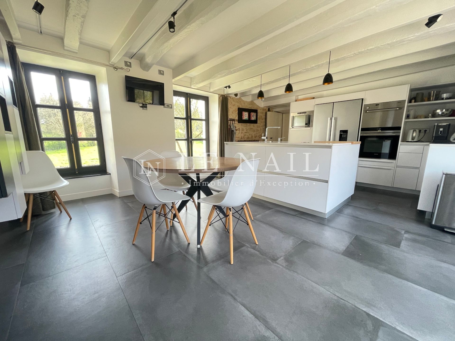 house 15 rooms for sale on POITIERS (86000)