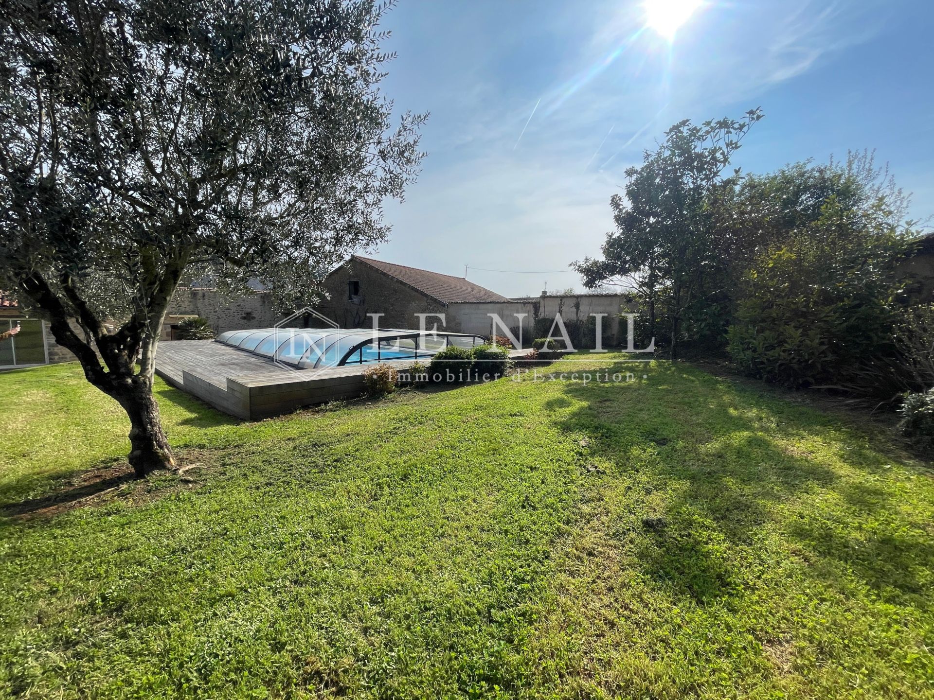 house 15 rooms for sale on POITIERS (86000)