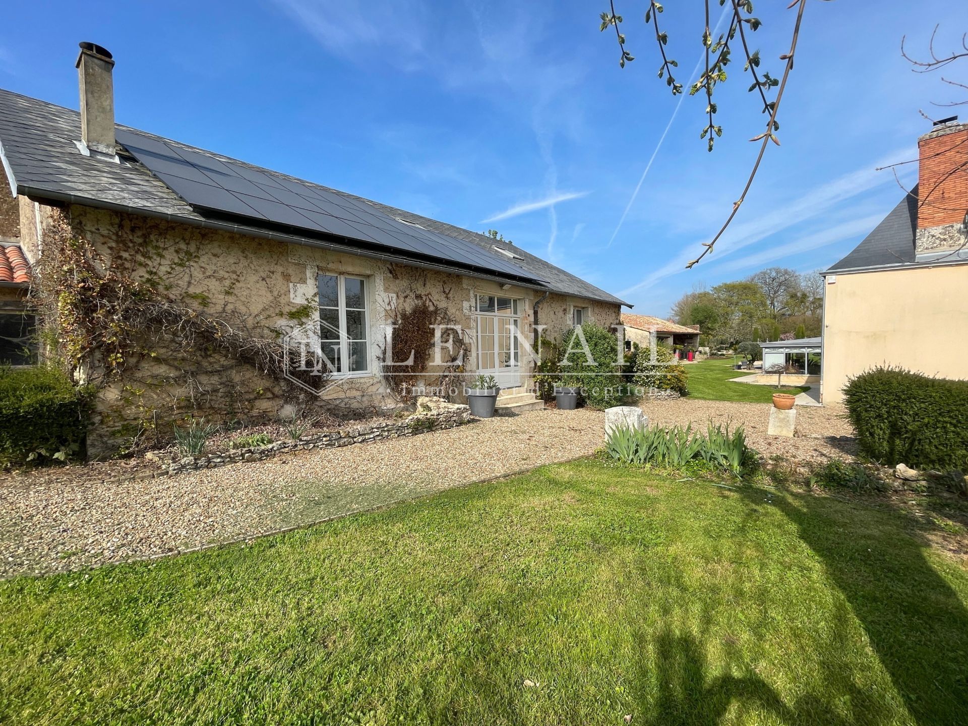 house 15 rooms for sale on POITIERS (86000)