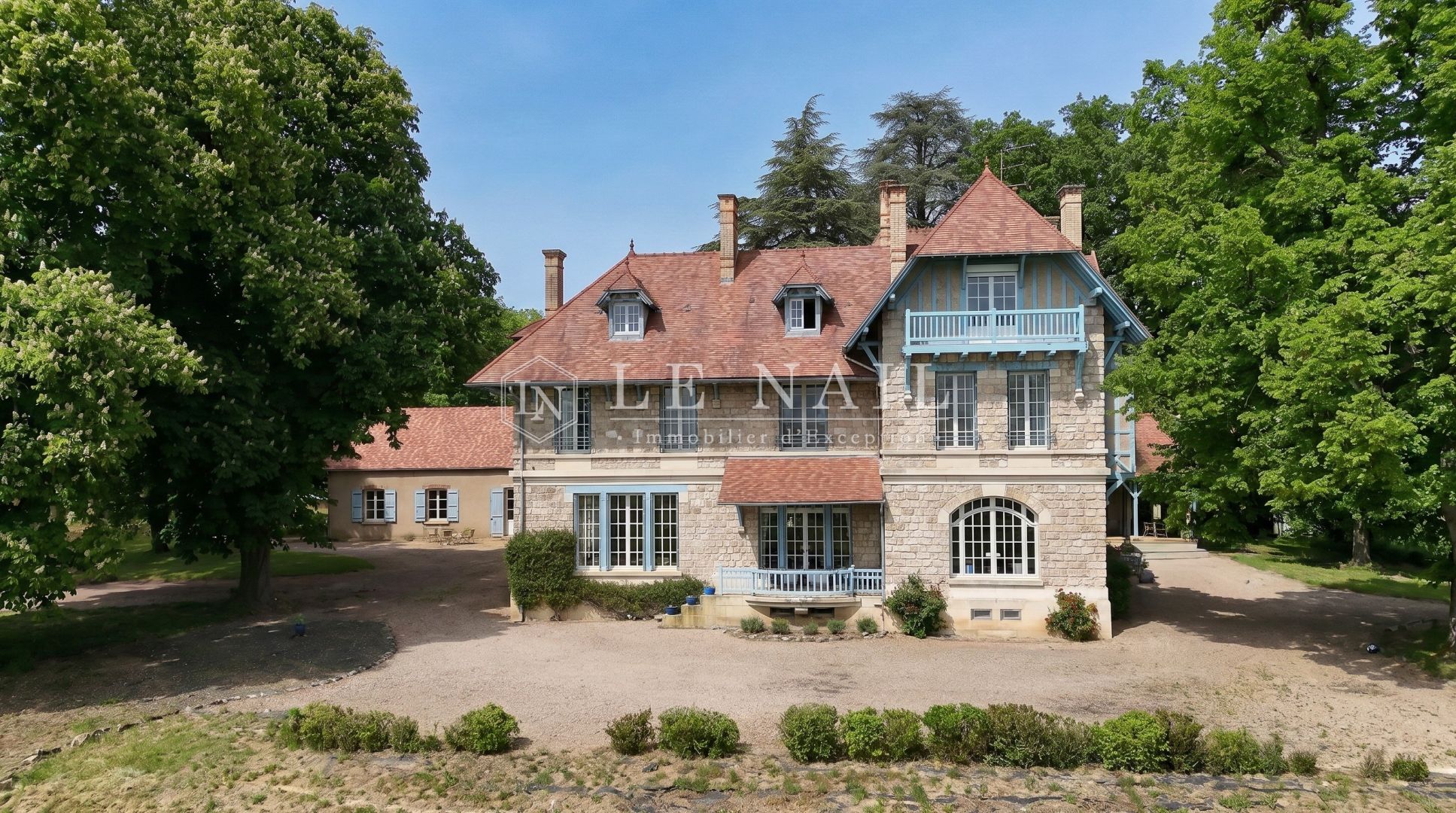 property 15 rooms for sale on PARAY LE MONIAL (71600)