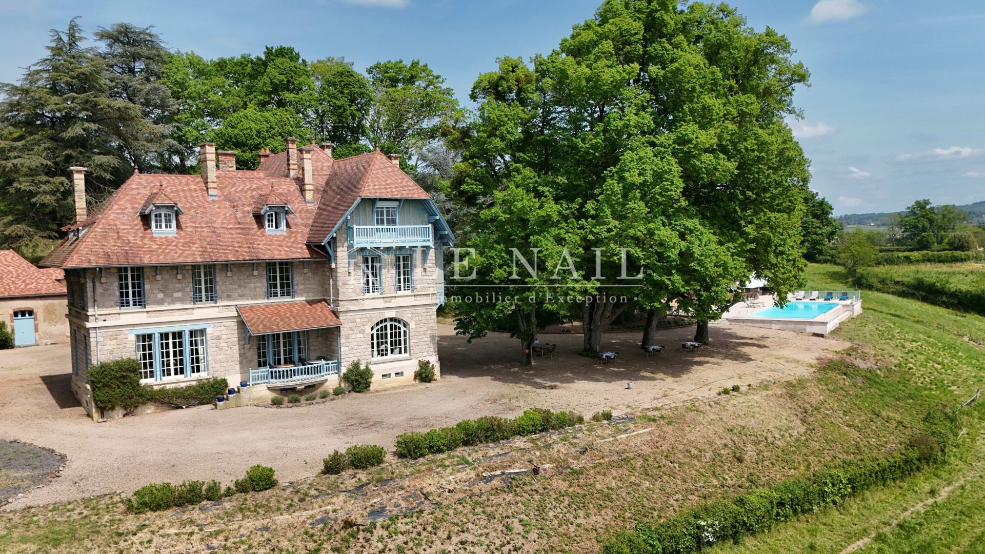 property 15 rooms for sale on PARAY LE MONIAL (71600)