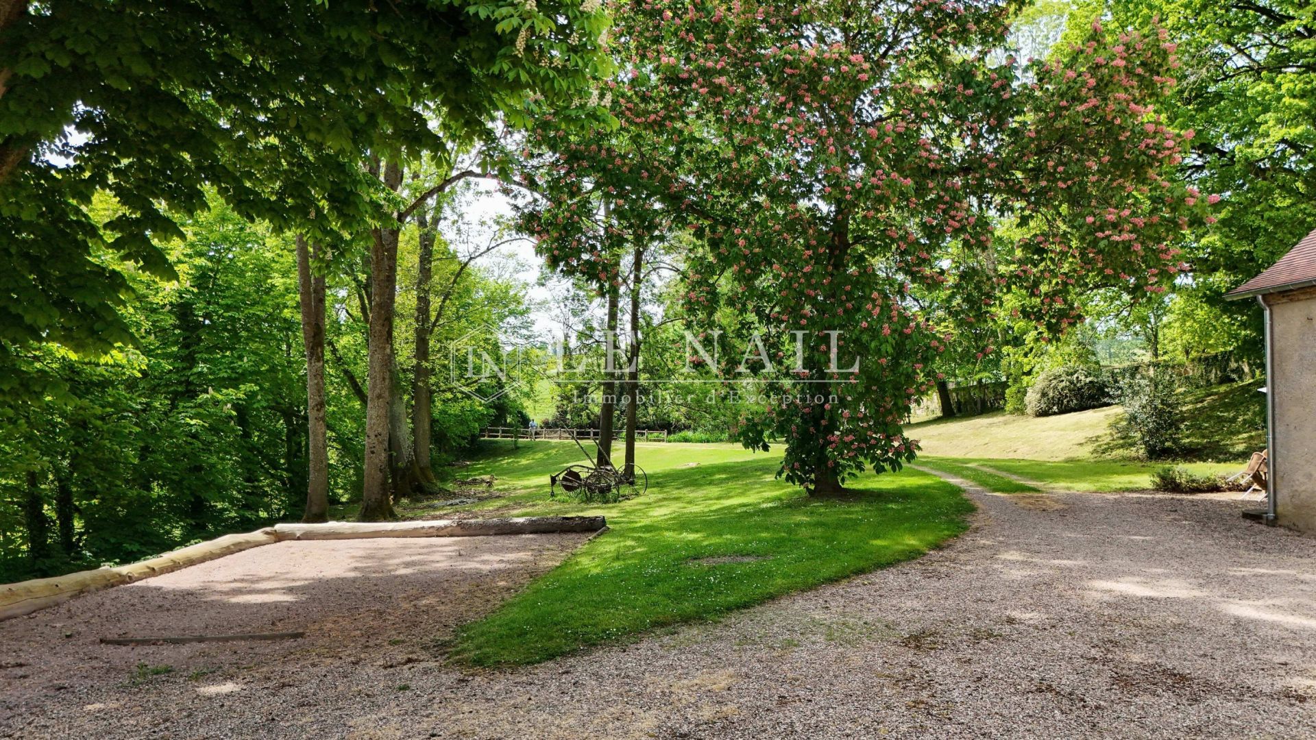 property 15 rooms for sale on PARAY LE MONIAL (71600)