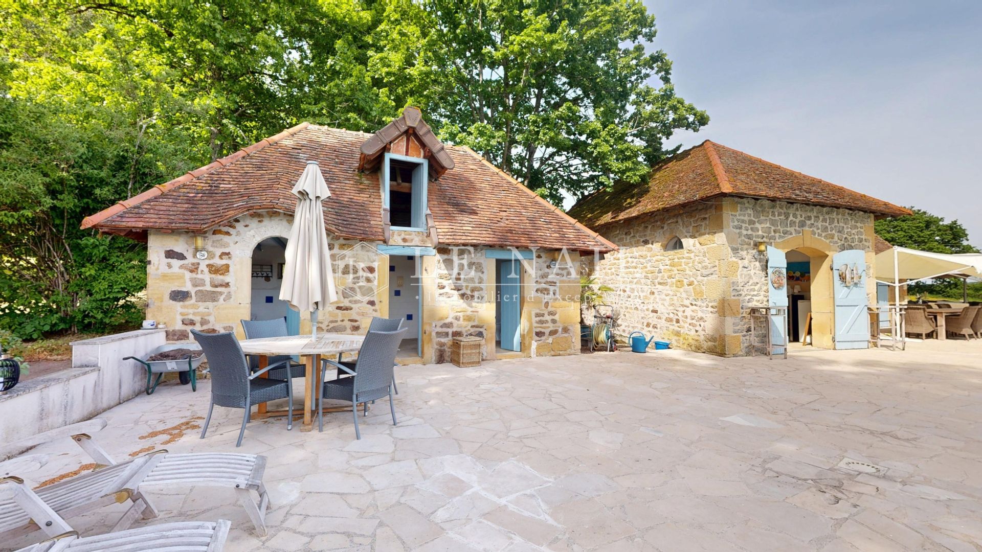 property 15 rooms for sale on PARAY LE MONIAL (71600)