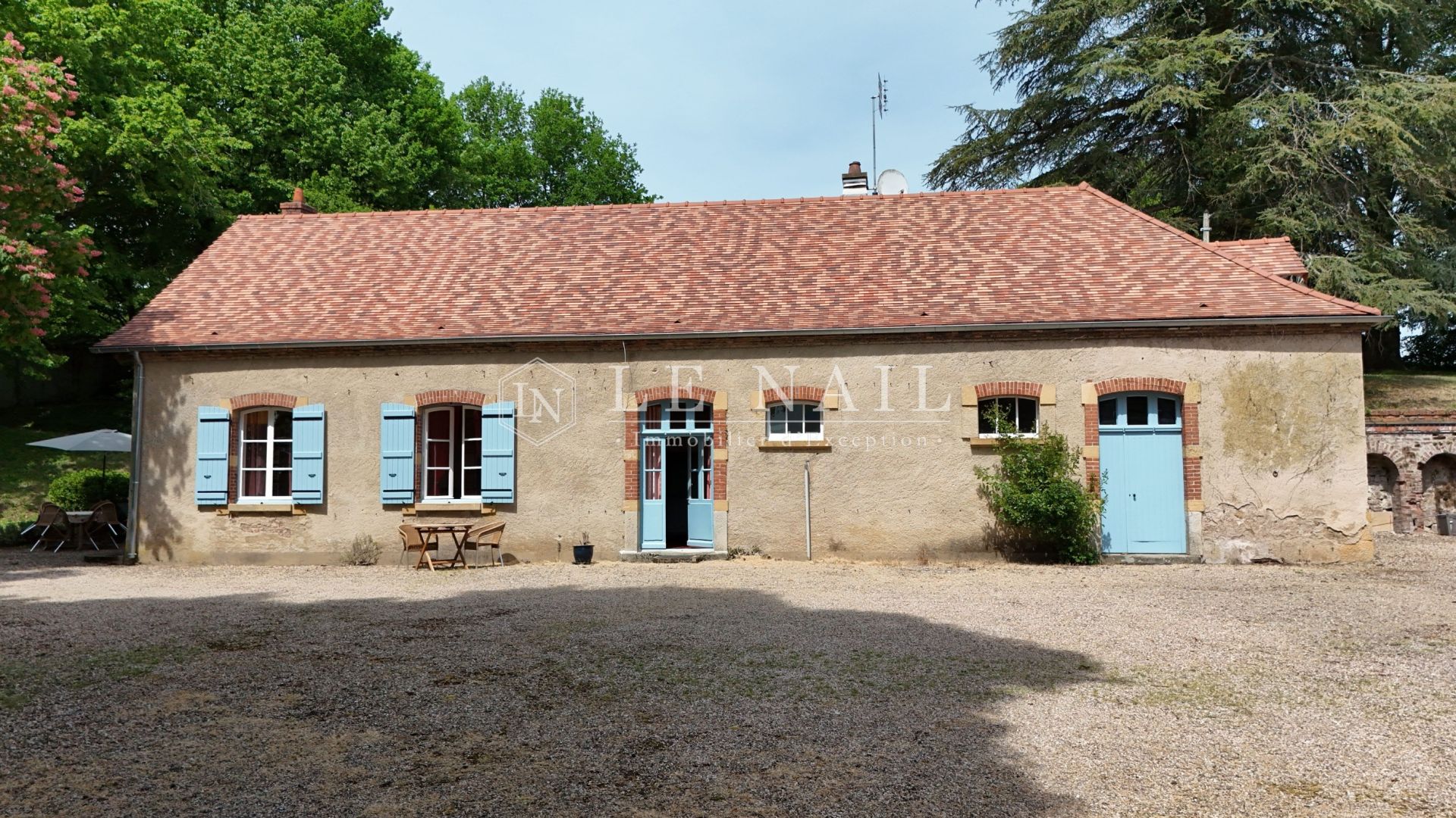 property 15 rooms for sale on PARAY LE MONIAL (71600)