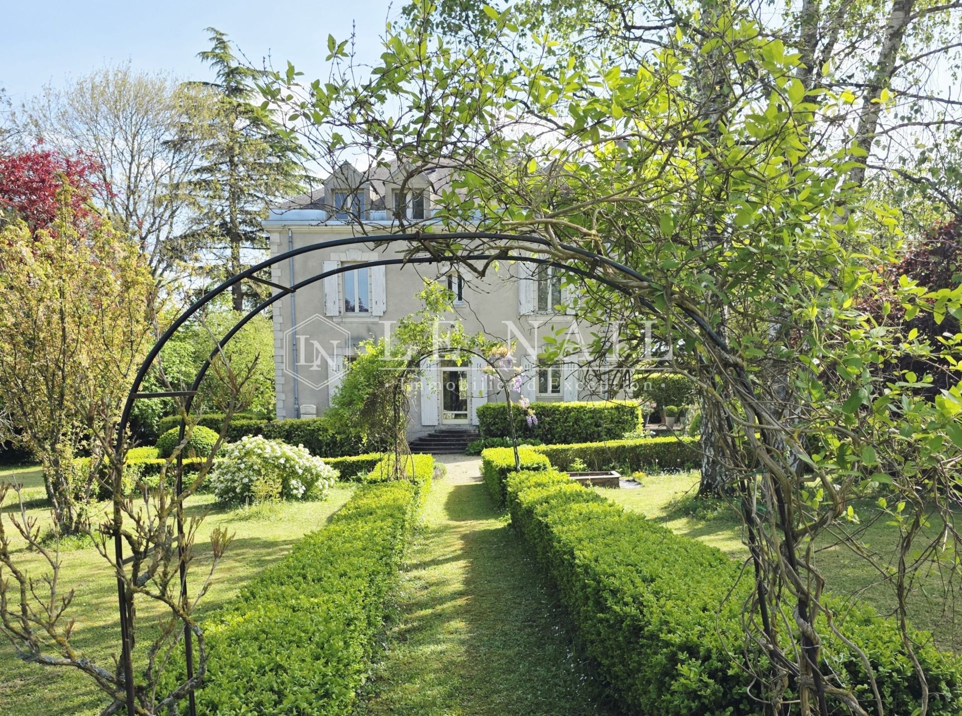 mansion 12 rooms for sale on MAMERS (72600)