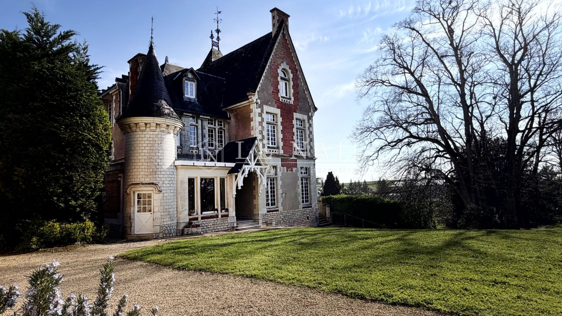 château 15 pièces en vente à CHINON (37500)