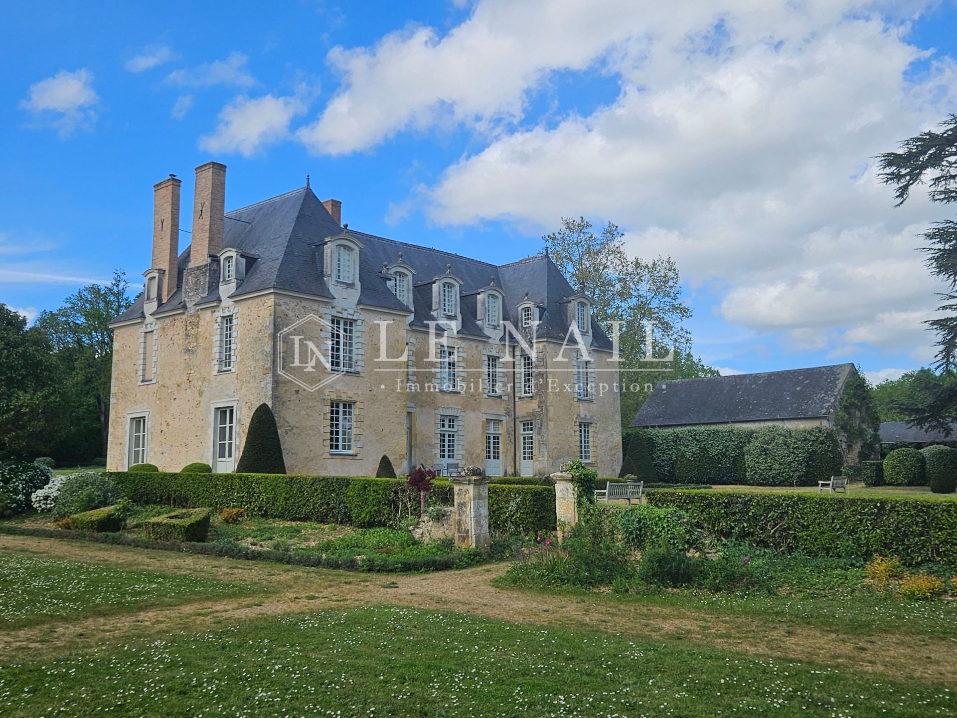castle 19 rooms for sale on SABLE SUR SARTHE (72300)