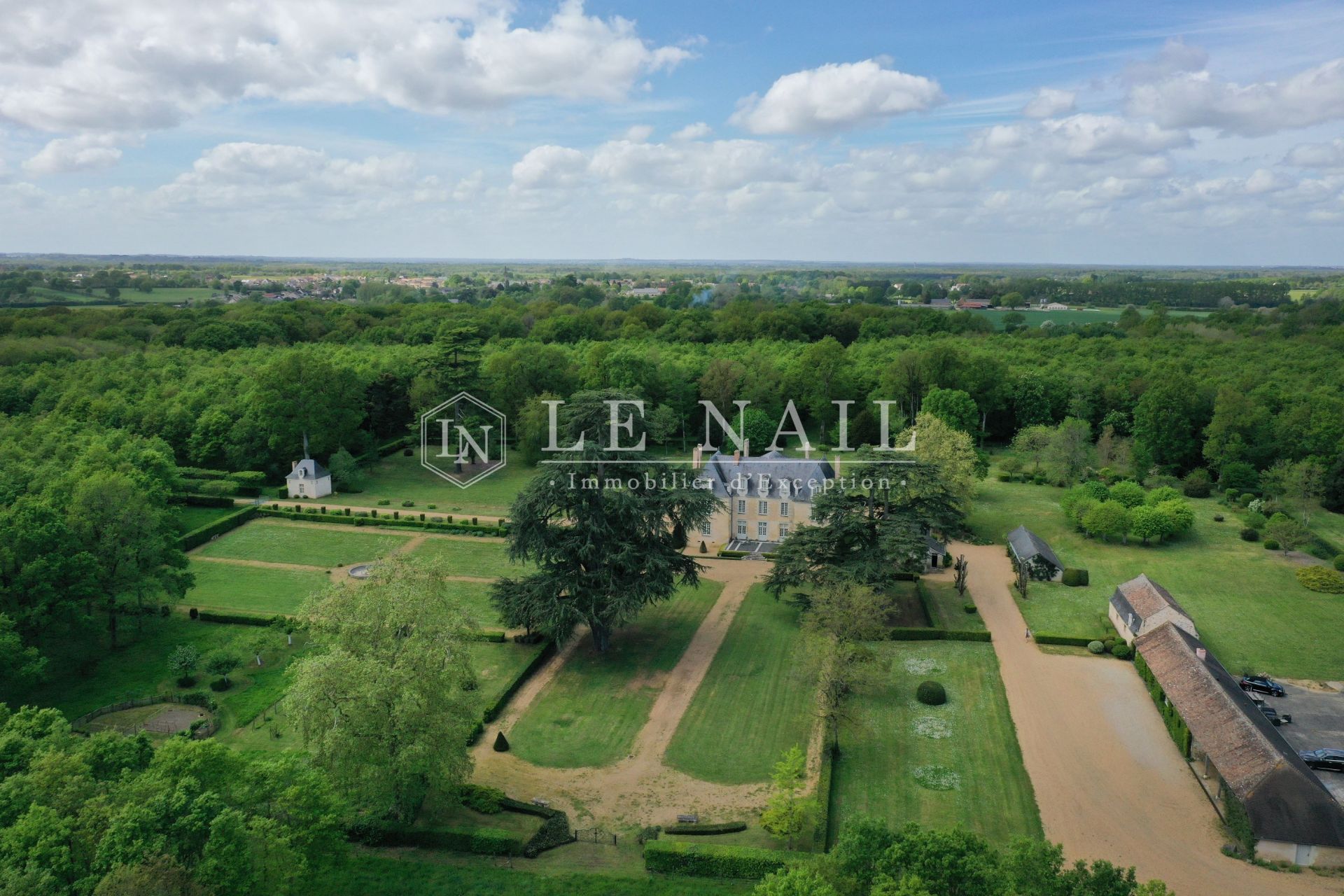castle 19 rooms for sale on SABLE SUR SARTHE (72300)