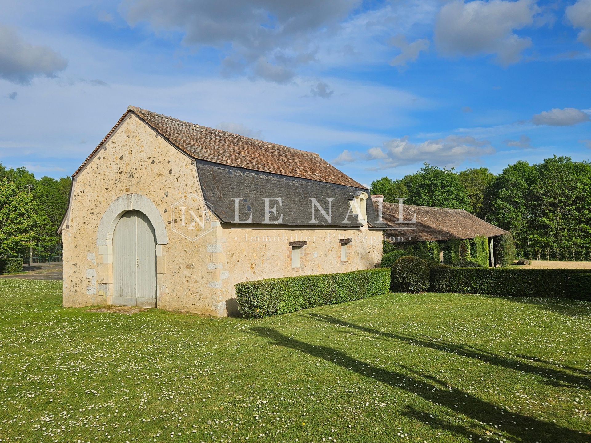 castle 19 rooms for sale on SABLE SUR SARTHE (72300)