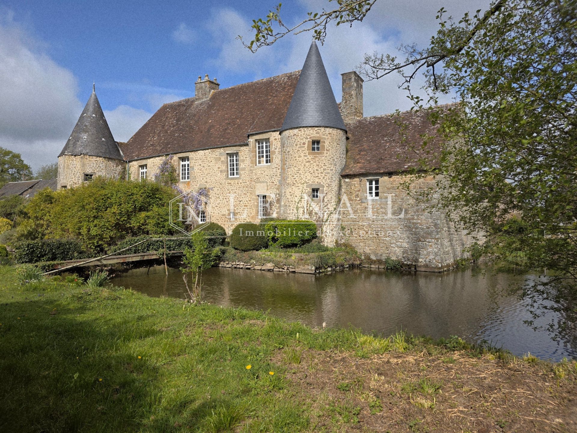manor house 7 rooms for sale on PUTANGES LE LAC (61210)
