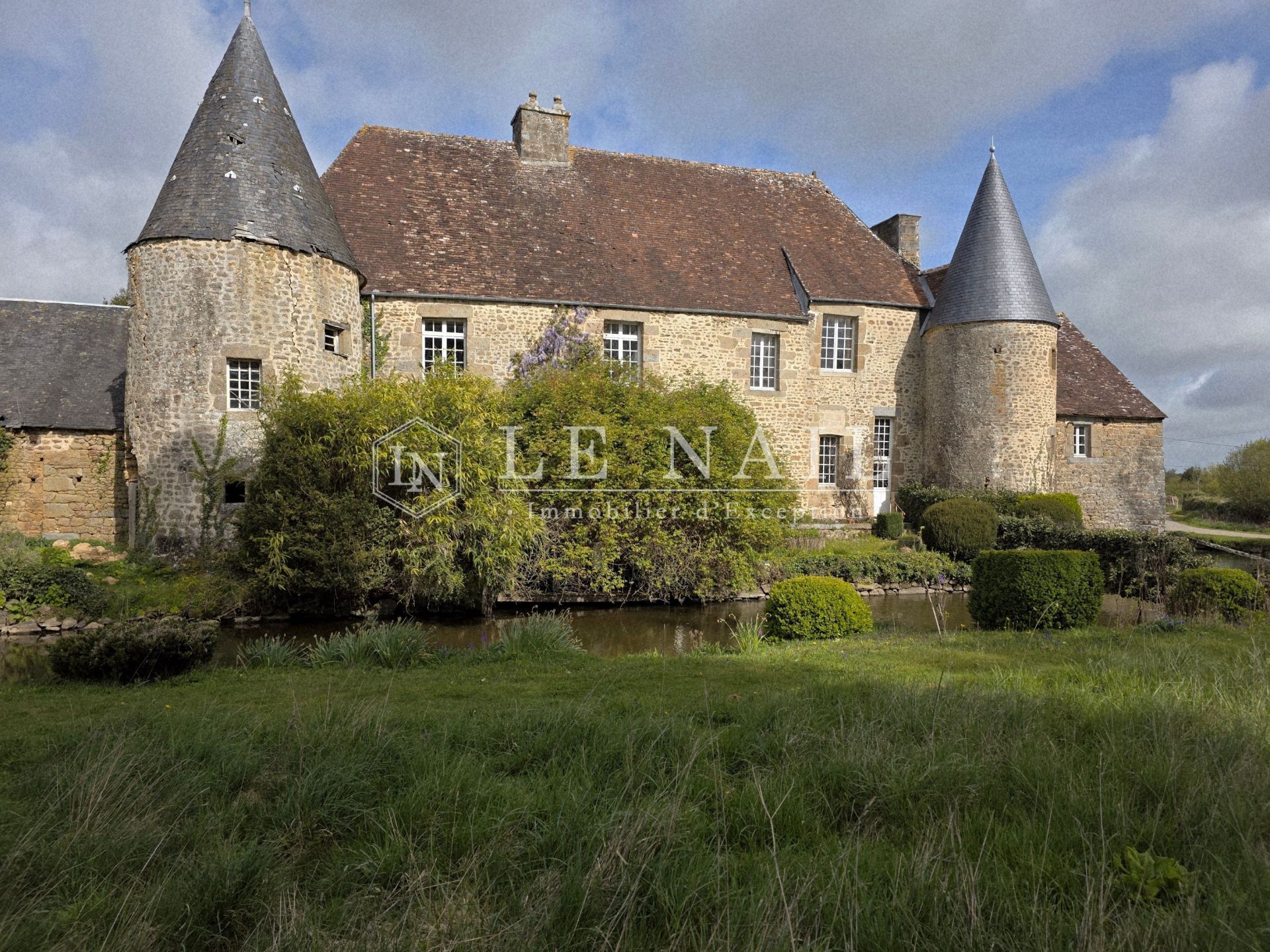 manor house 7 rooms for sale on PUTANGES LE LAC (61210)
