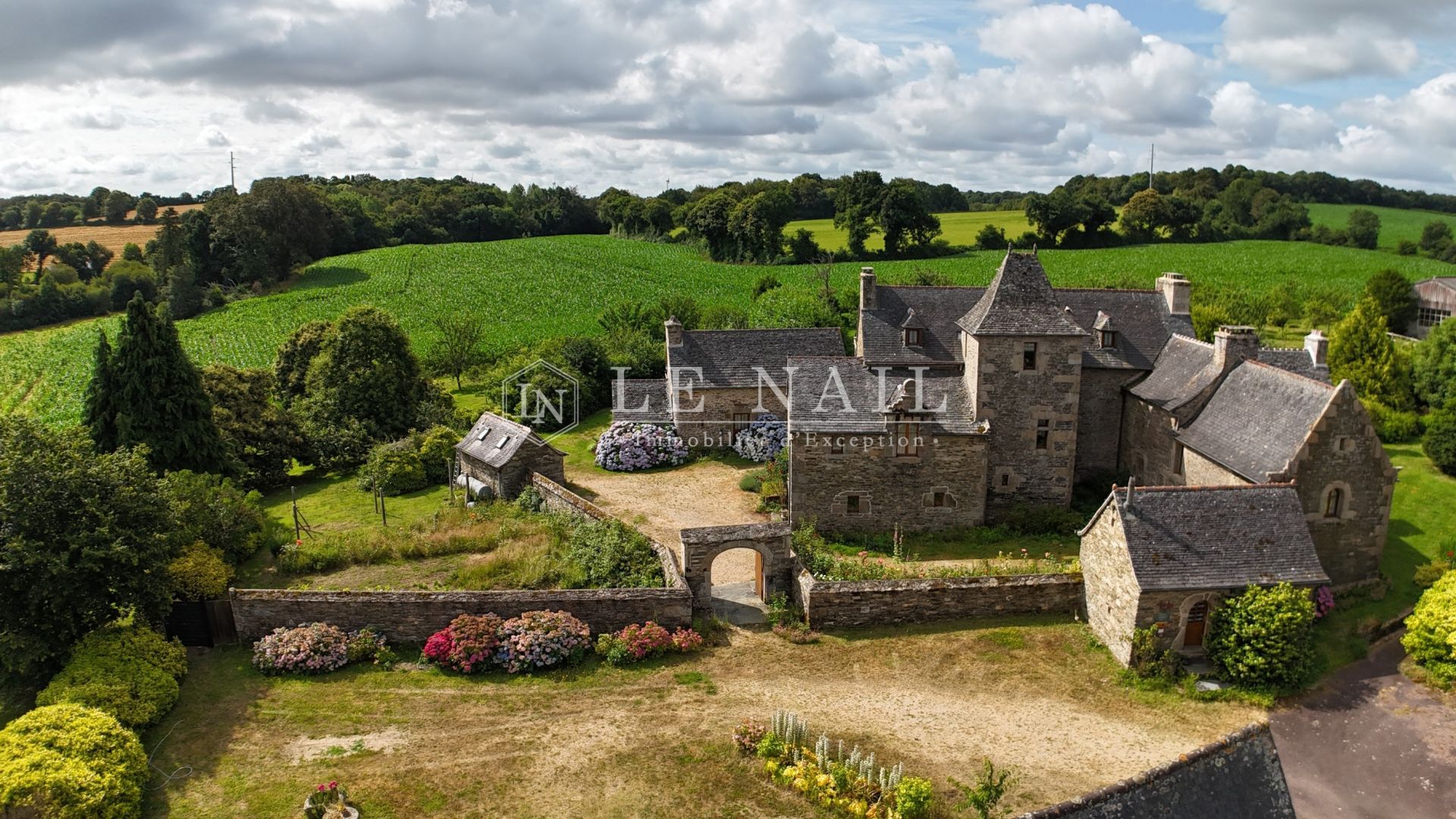 manoir 28 pièces en vente à MORLAIX (29600)