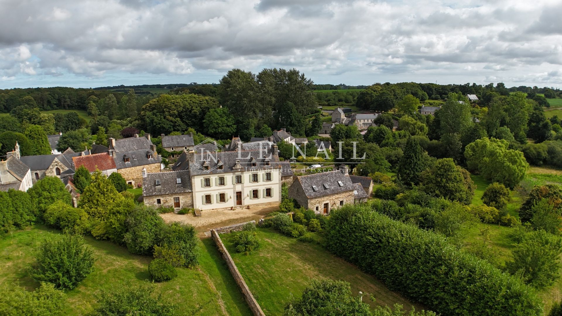 manoir 28 pièces en vente à MORLAIX (29600)