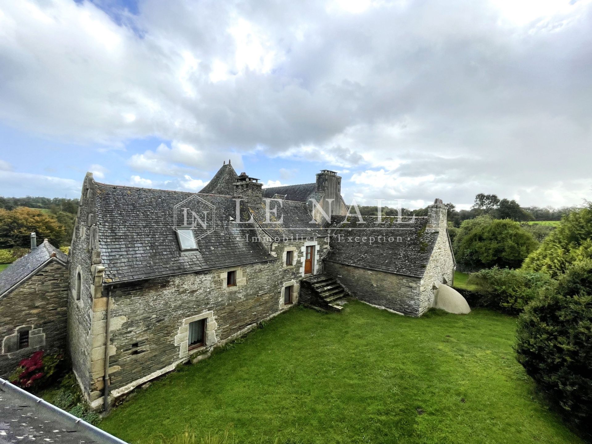 manor house 28 rooms for sale on MORLAIX (29600)