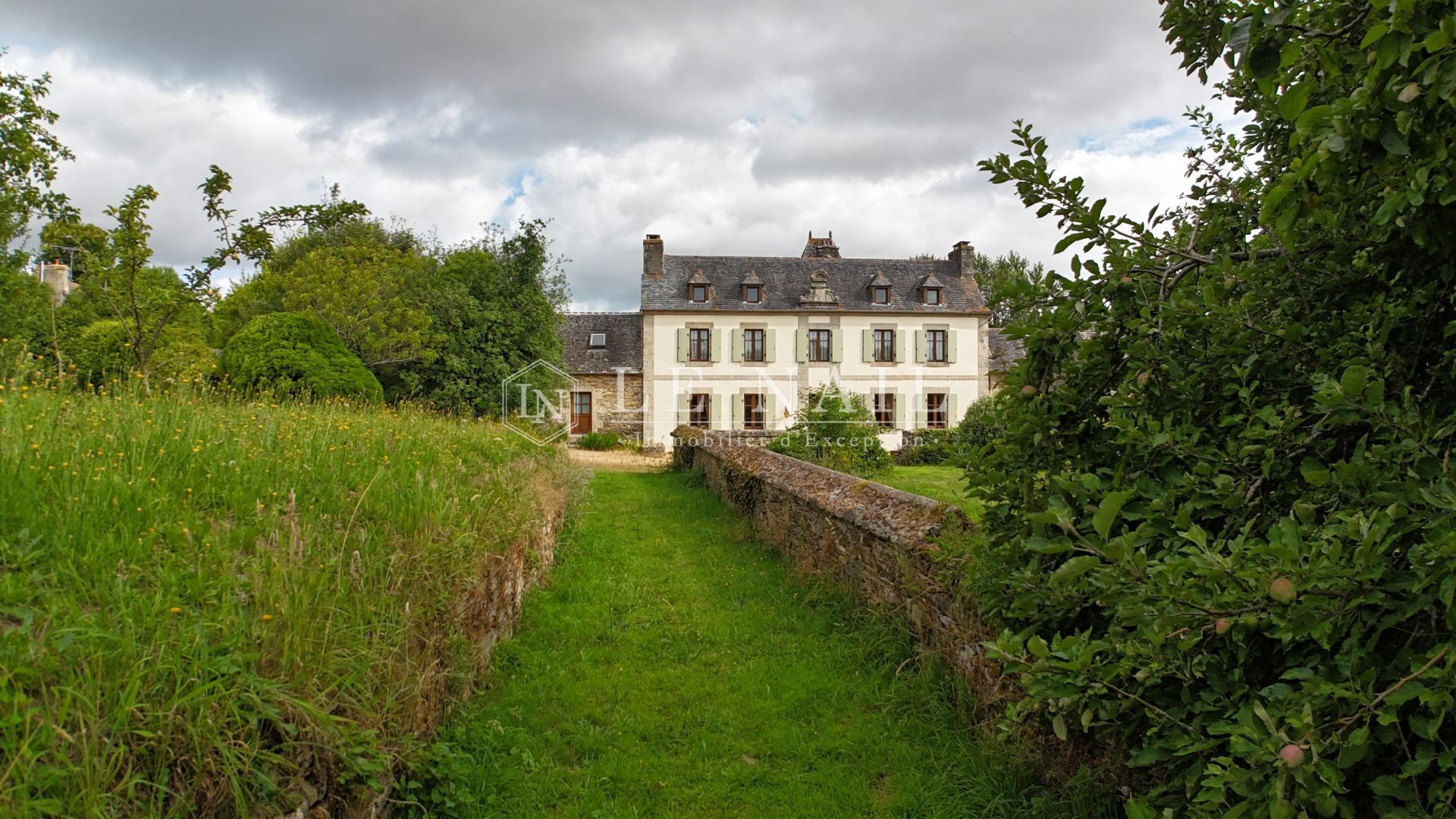 manoir 28 pièces en vente à MORLAIX (29600)