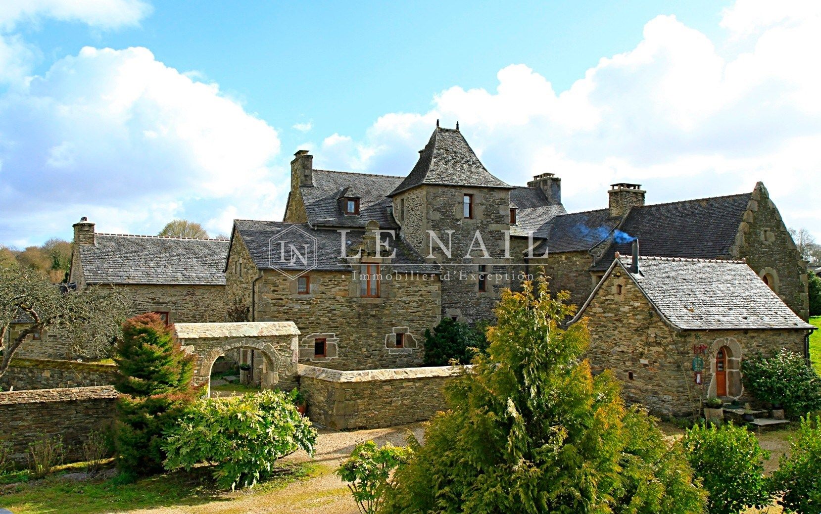 manor house 28 rooms for sale on MORLAIX (29600)