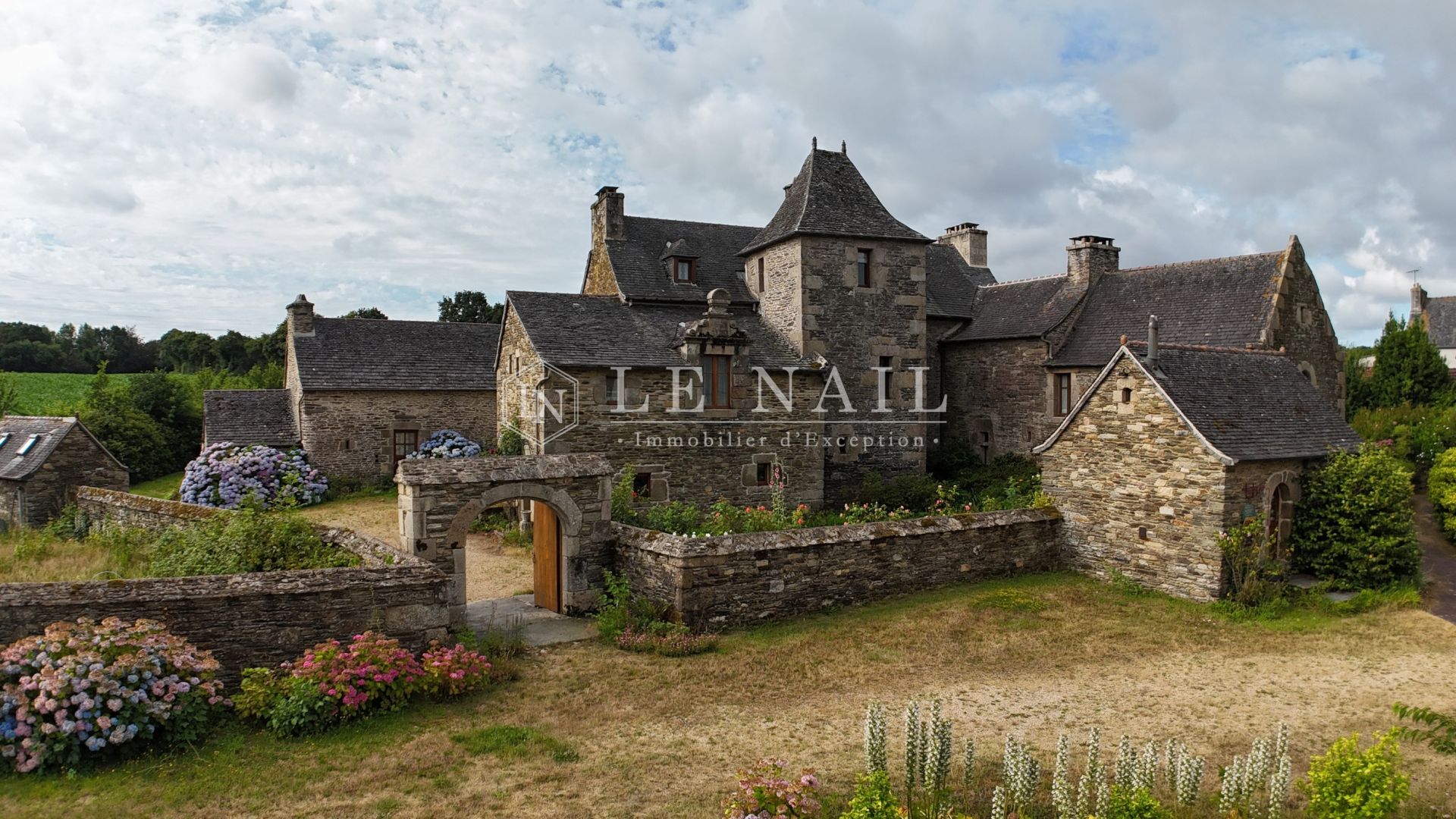 manoir 28 pièces en vente à MORLAIX (29600)