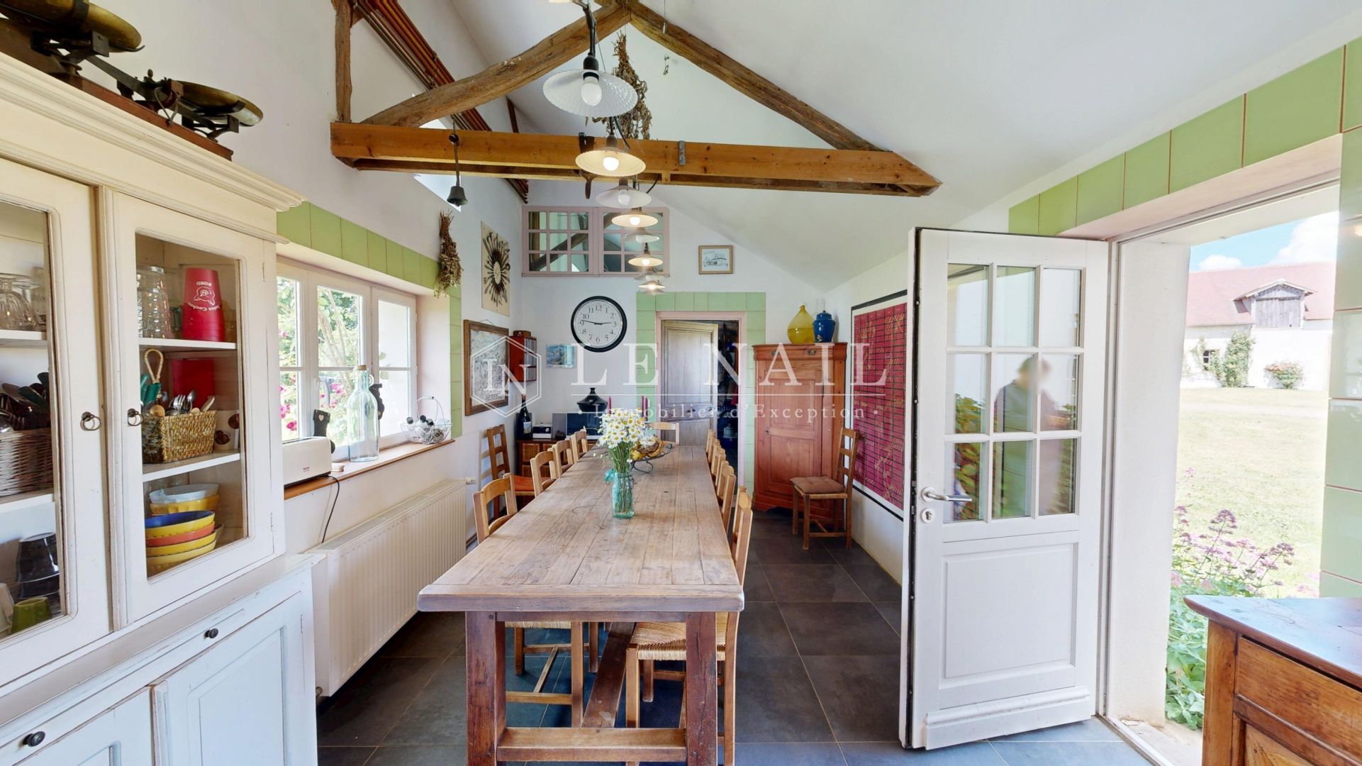 property 11 rooms for sale on MOULINS (03000)