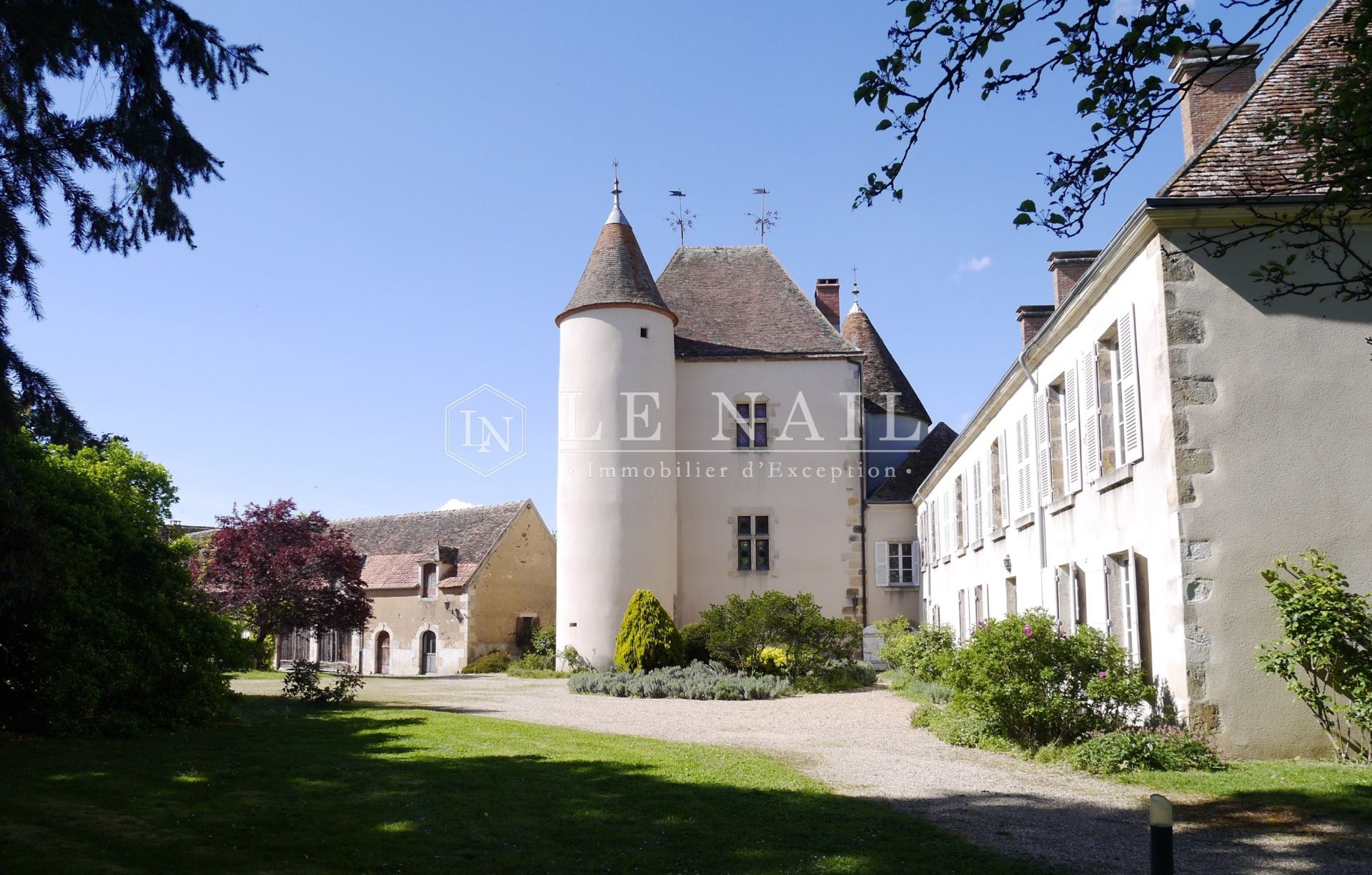 château 14 pièces en vente à CHATEAUMEILLANT (18370)