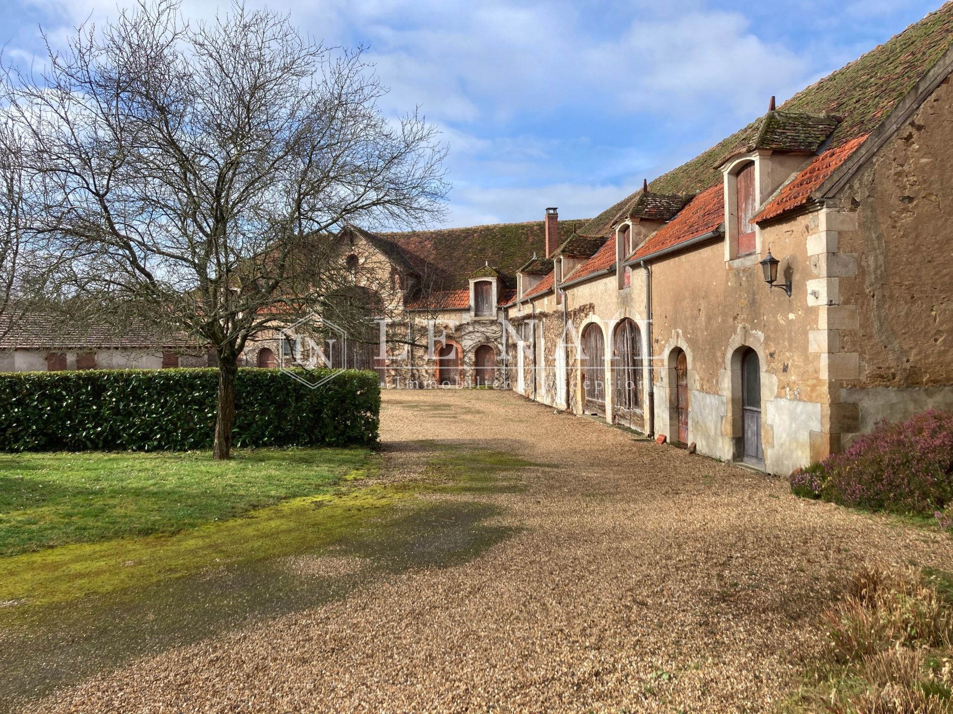 château 14 pièces en vente à CHATEAUMEILLANT (18370)