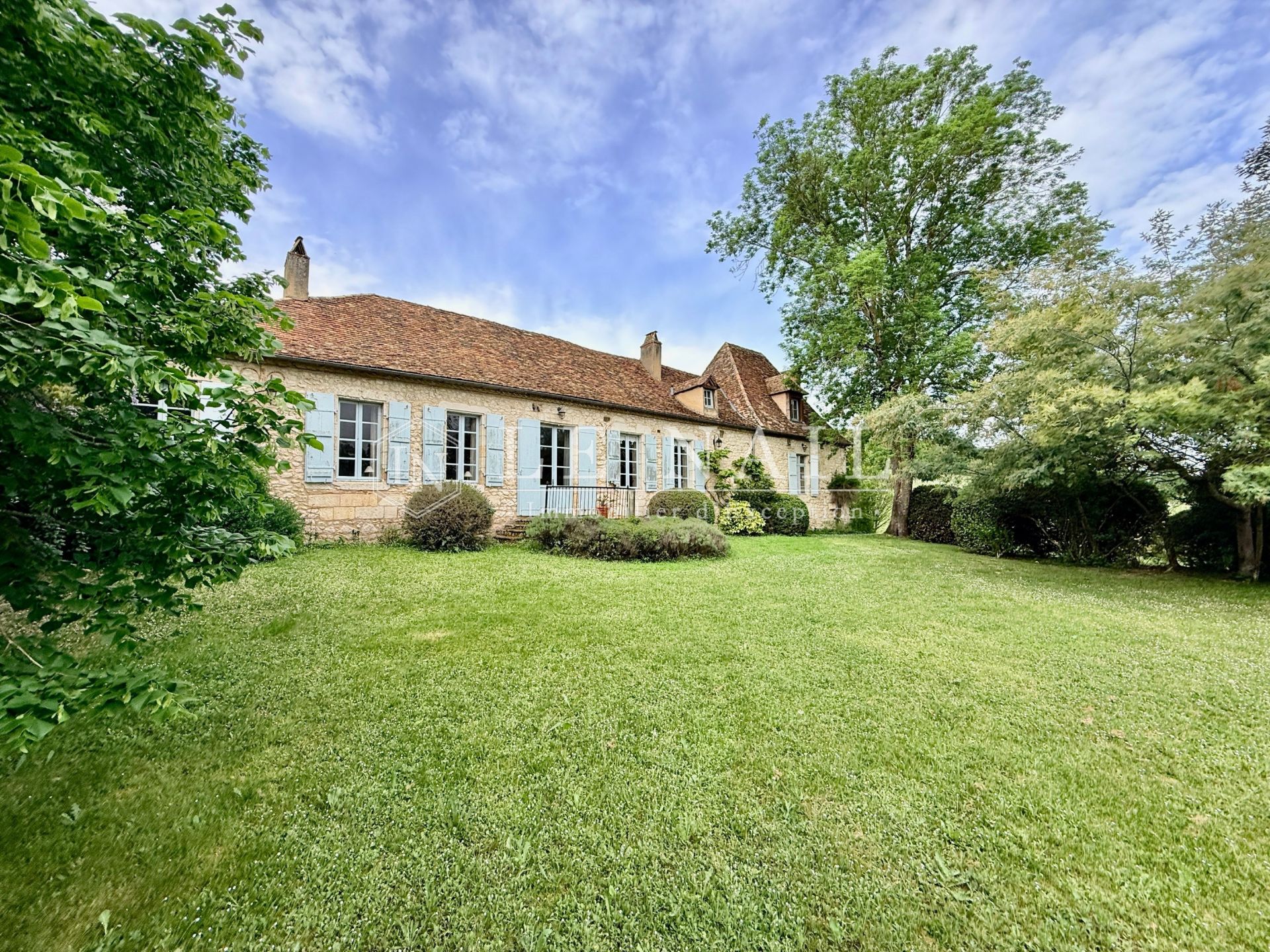 maison traditionnelle 11 pièces en vente à BERGERAC (24100)