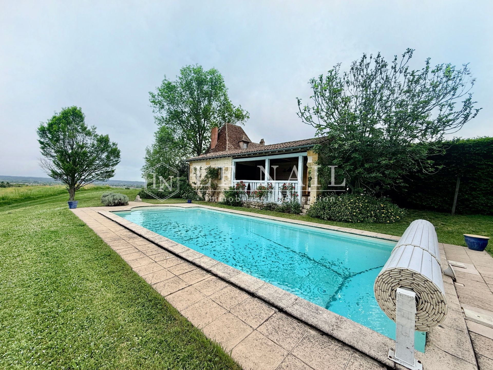maison traditionnelle 11 pièces en vente à BERGERAC (24100)