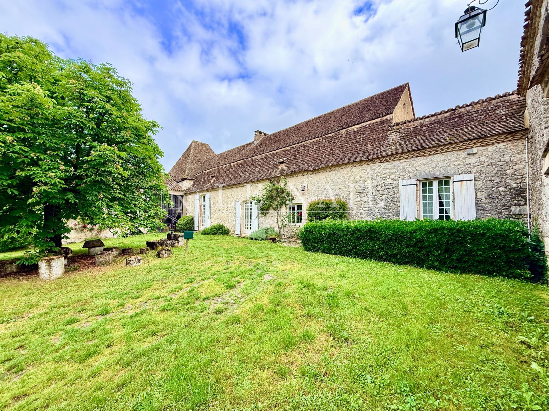 traditional house 10 rooms for sale on BERGERAC (24100)