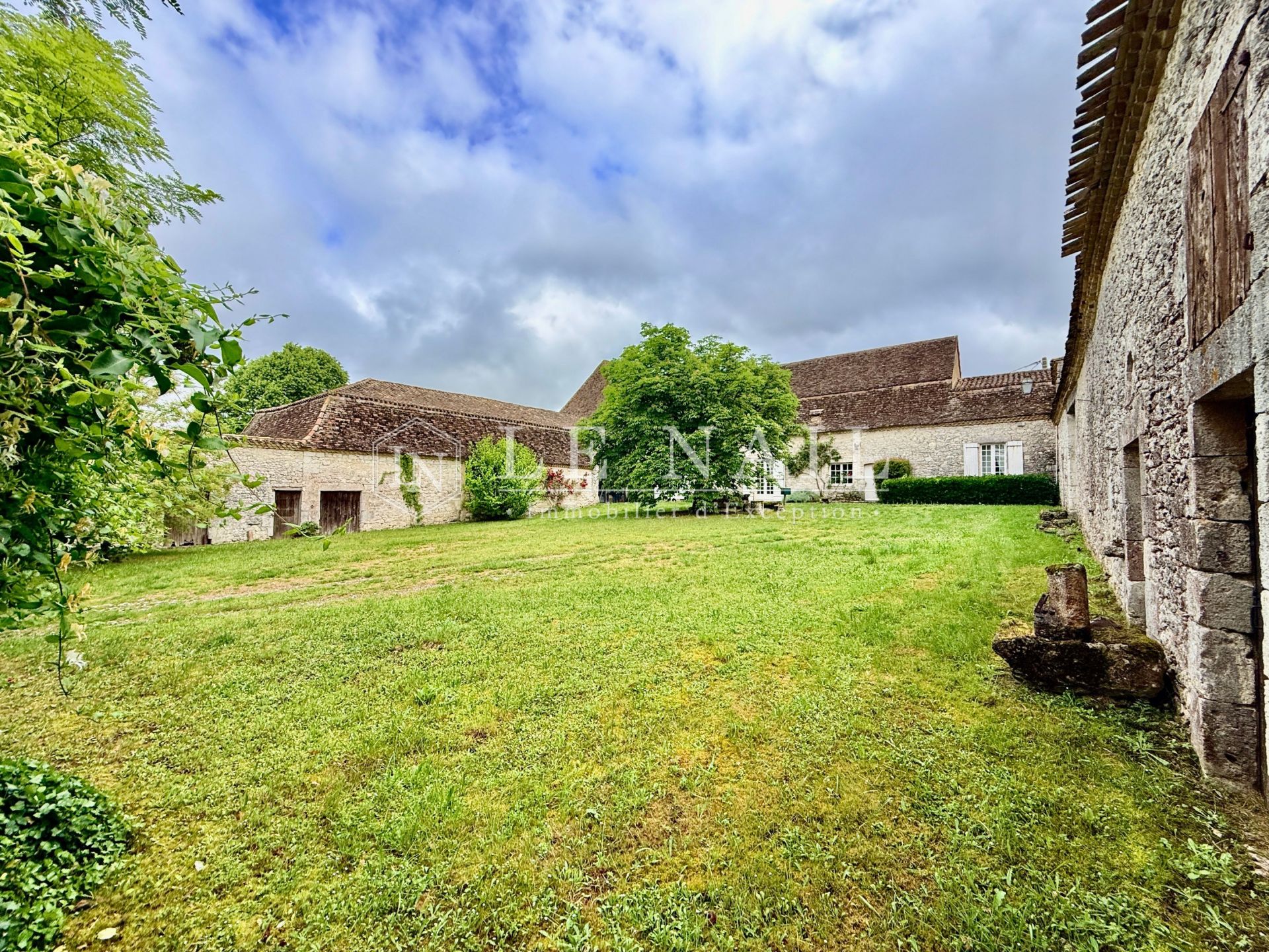 traditional house 10 rooms for sale on BERGERAC (24100)