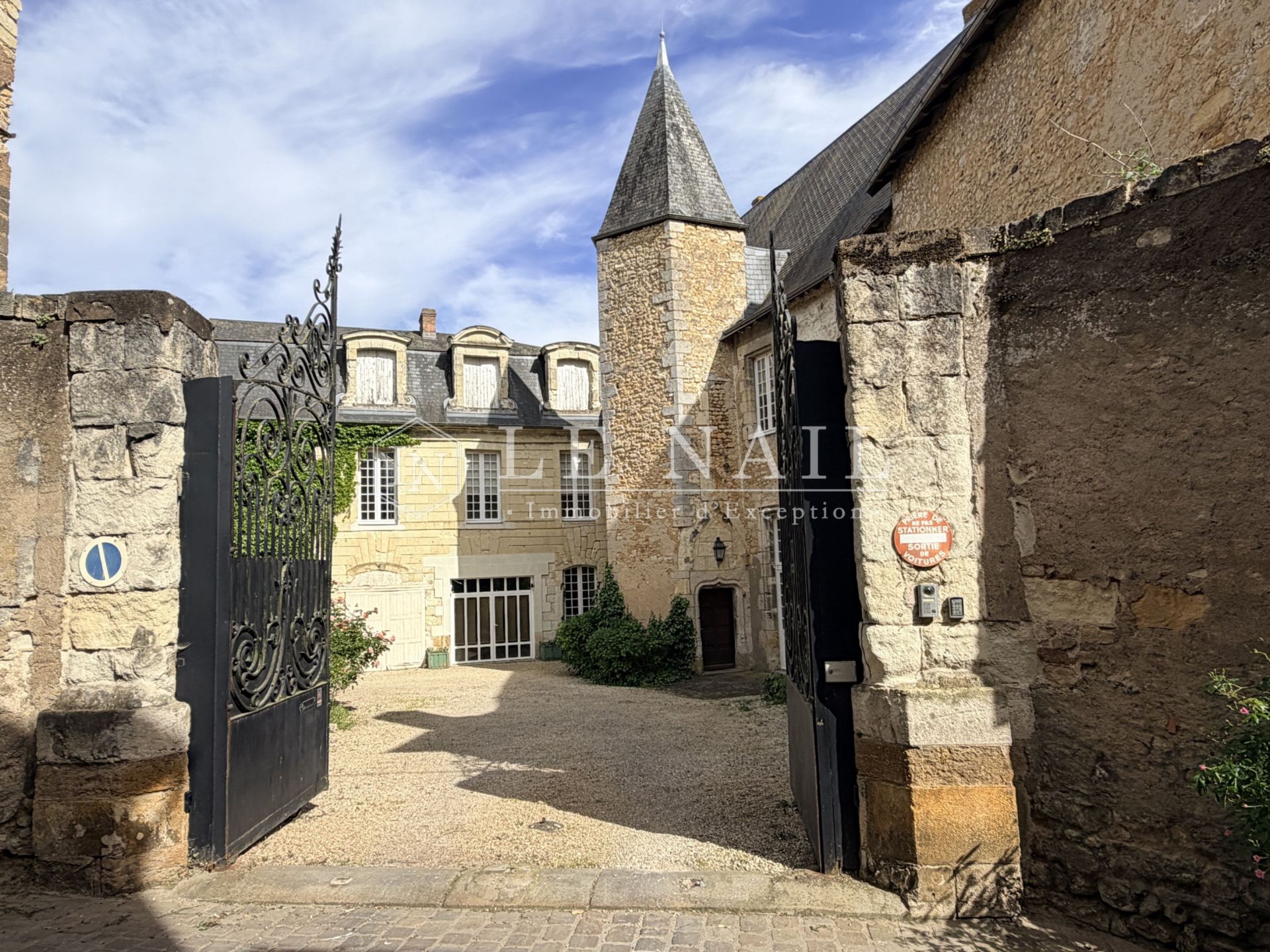 hôtel particulier 10 pièces en vente à POITIERS (86000)