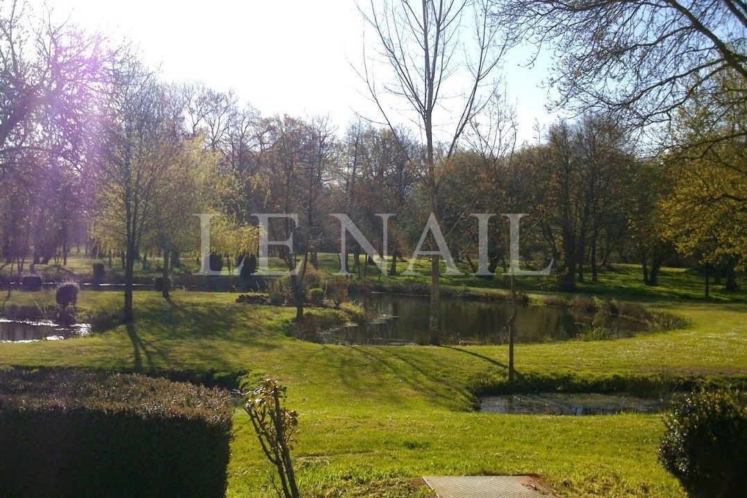 castle 30 rooms for sale on LA ROCHE SUR YON (85000)
