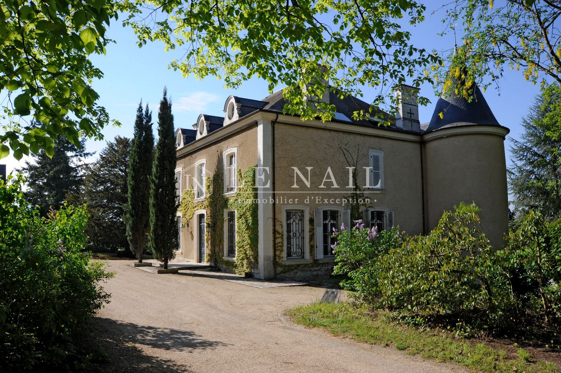 castle 13 rooms for sale on BOURGES (18000)