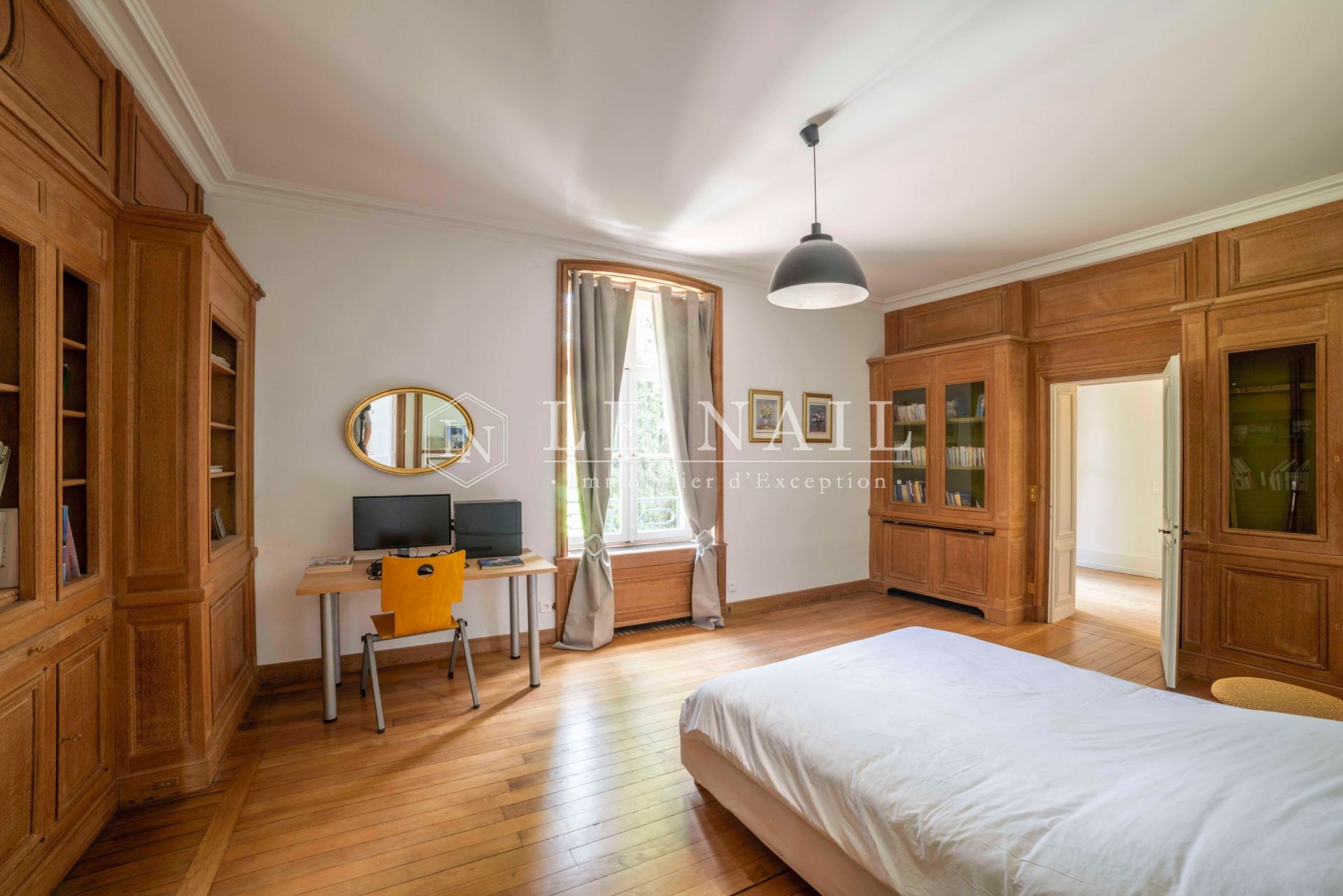 castle 13 rooms for sale on BOURGES (18000)