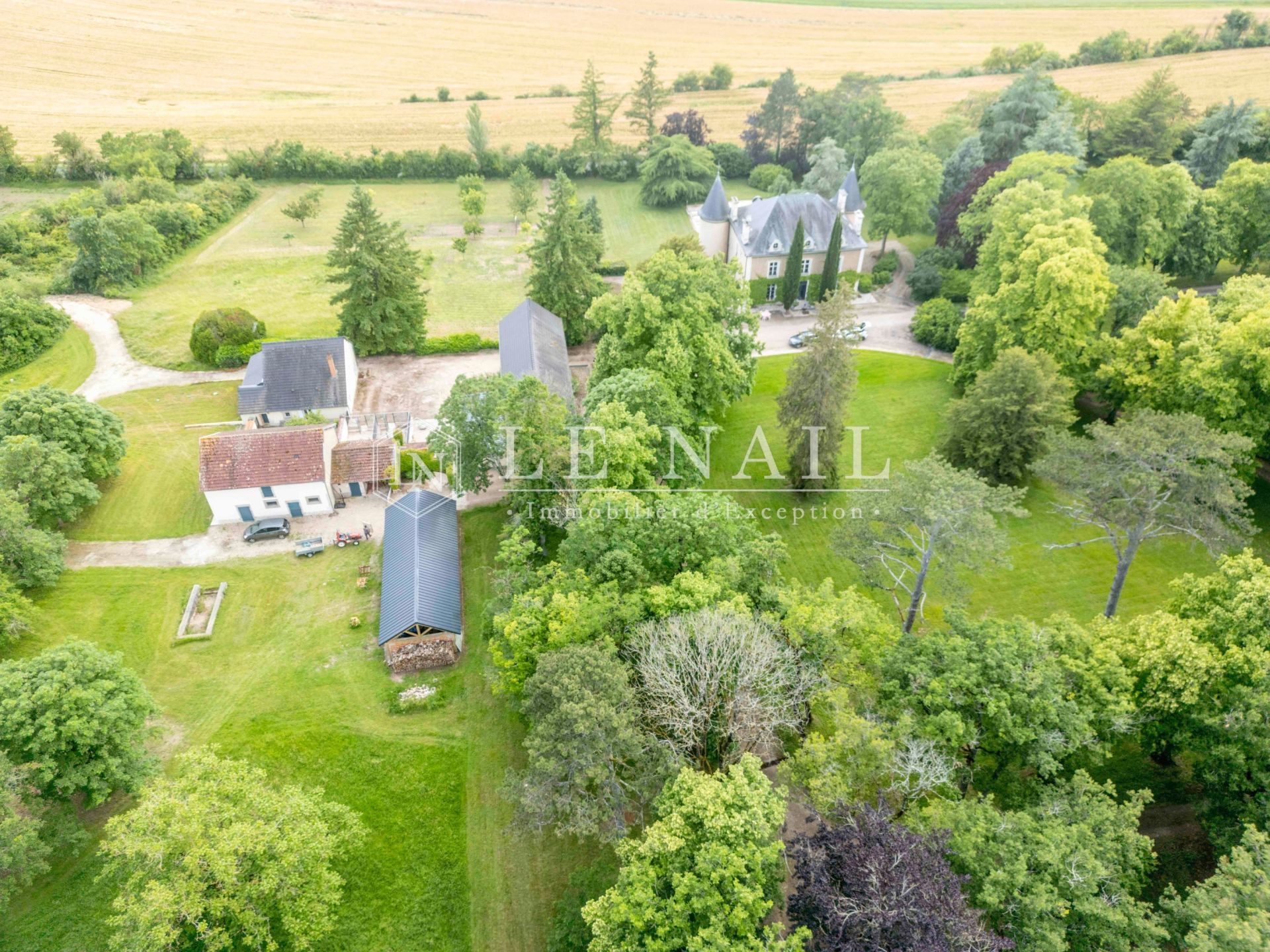 castle 13 rooms for sale on BOURGES (18000)