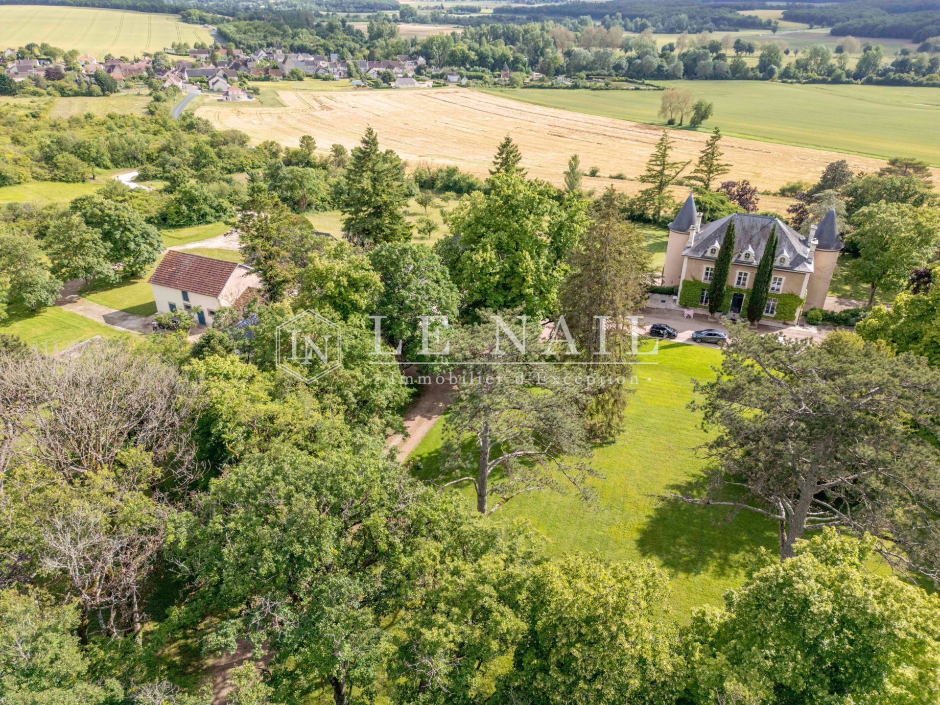 castle 13 rooms for sale on BOURGES (18000)