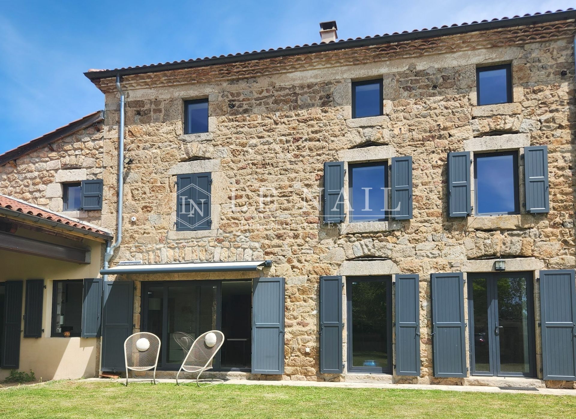 maison 7 pièces en vente à ST BONNET LE CHATEAU (42380)