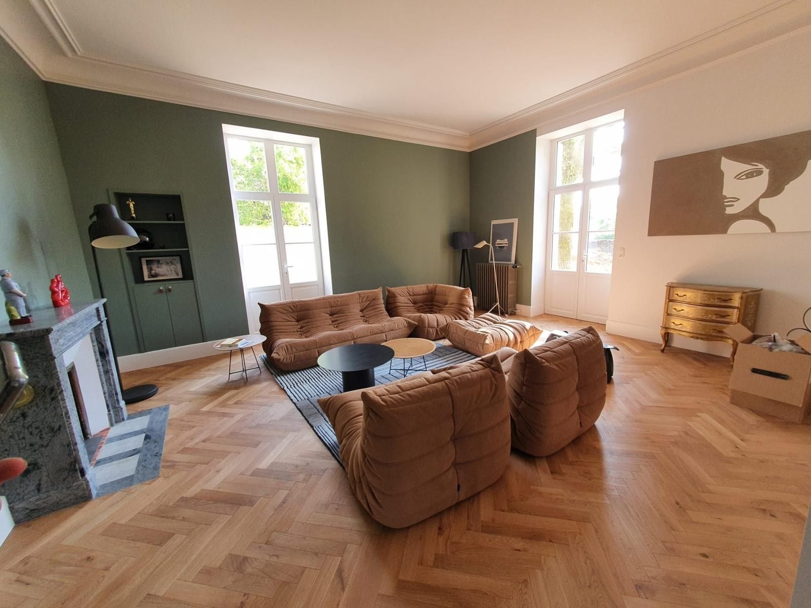 mansion 12 rooms for sale on ROCHESERVIERE (85620)